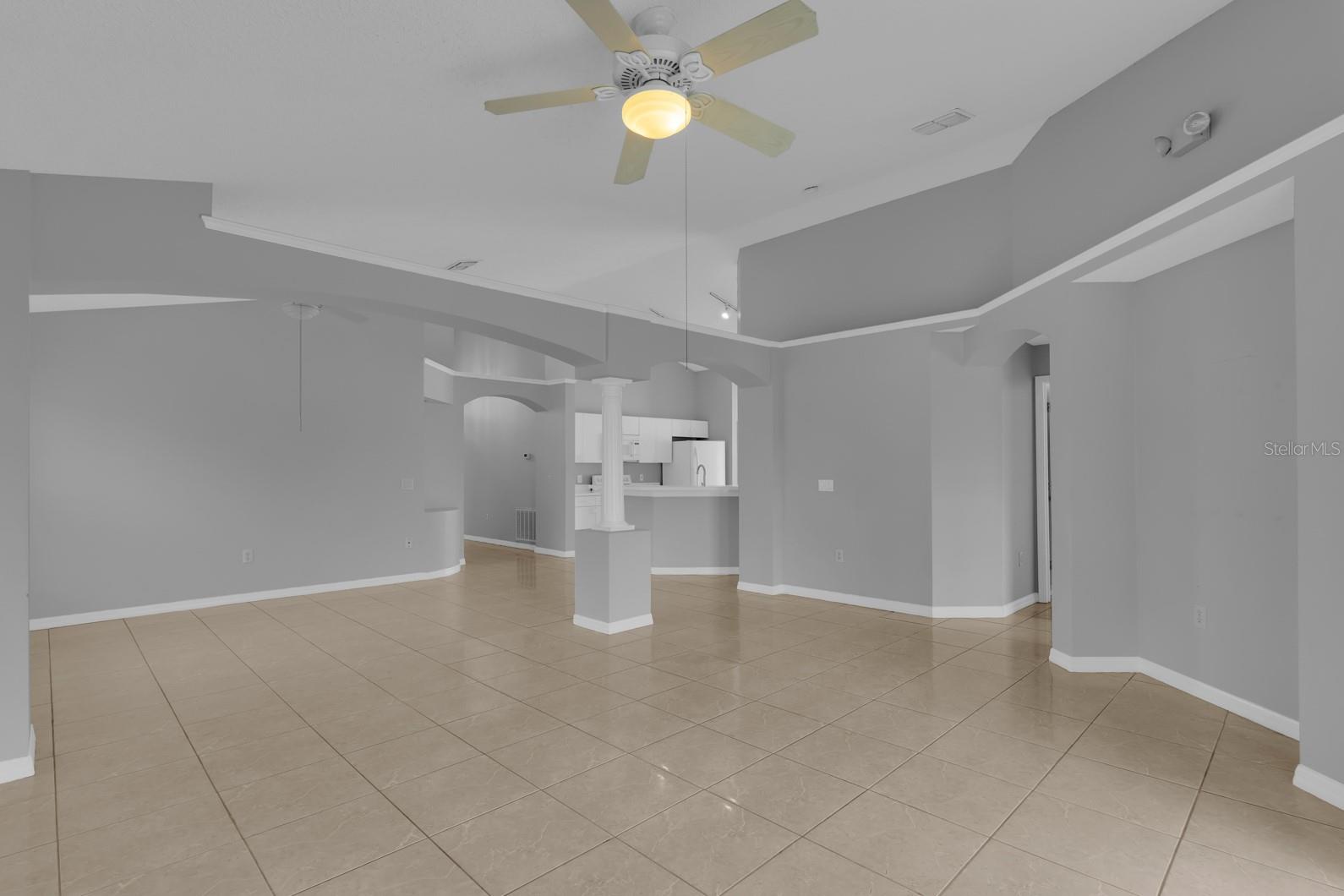 Image 23 of 49 For 664 Eagle Pointe S