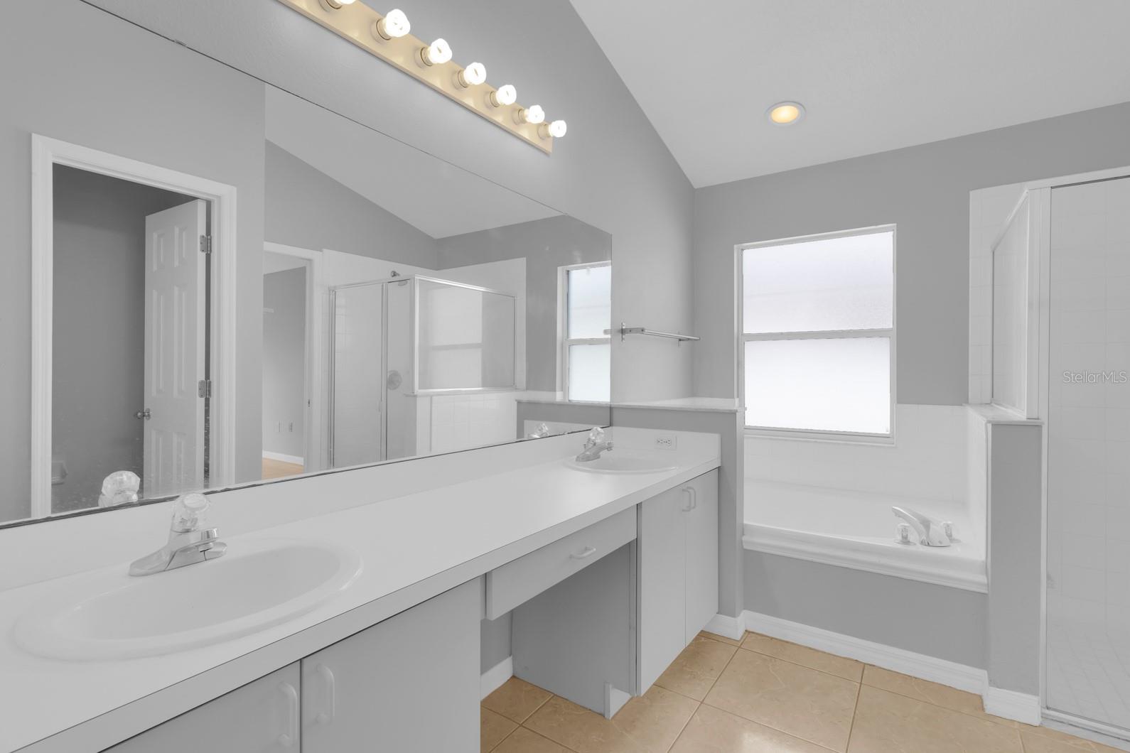 Image 26 of 49 For 664 Eagle Pointe S