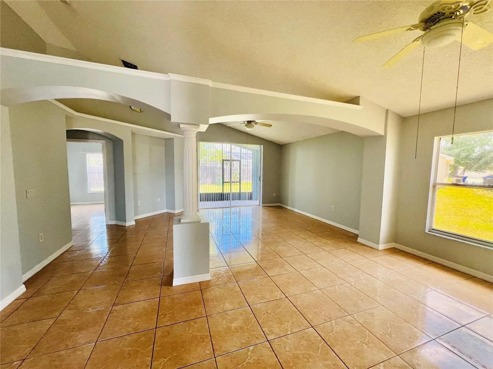 Image 3 of 49 For 664 Eagle Pointe S