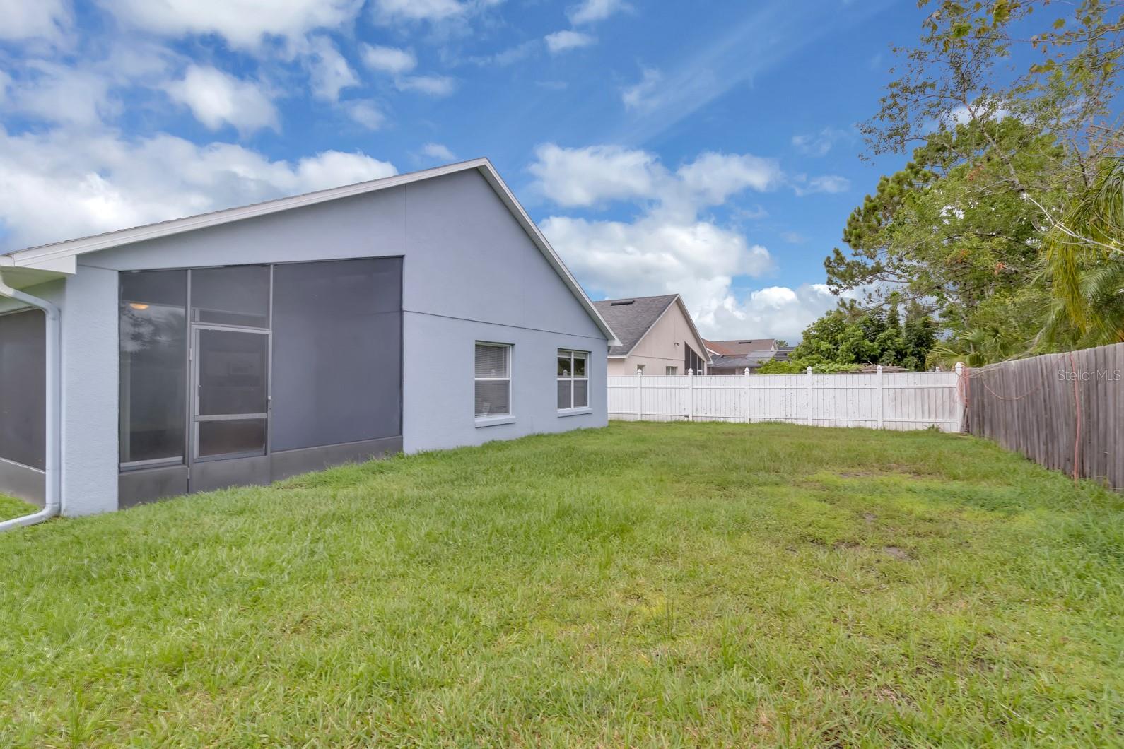 Image 32 of 49 For 664 Eagle Pointe S