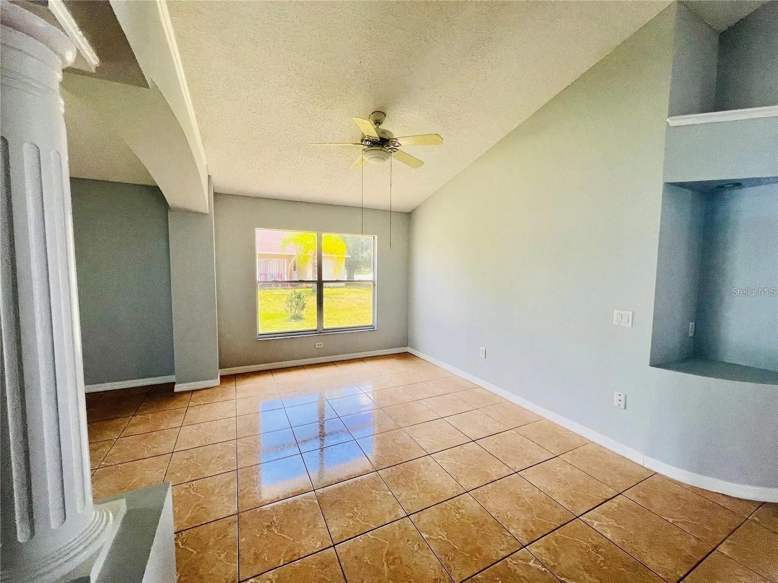 Image 4 of 49 For 664 Eagle Pointe S