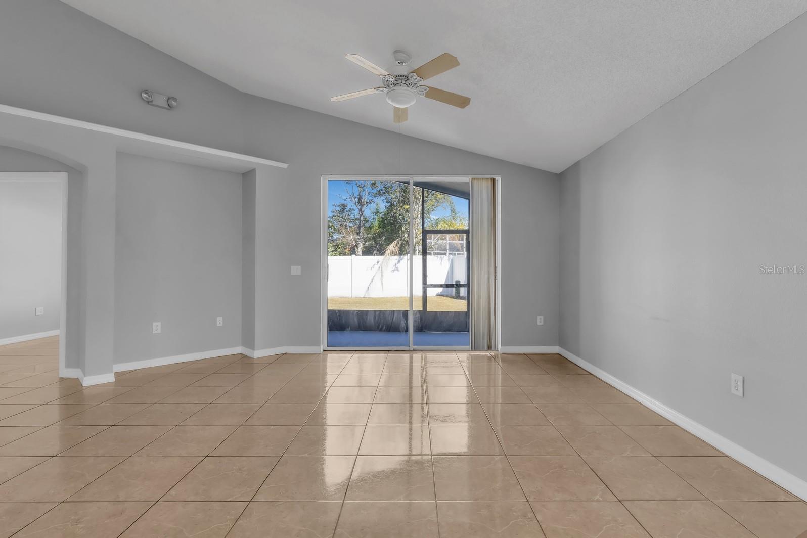 Image 41 of 49 For 664 Eagle Pointe S