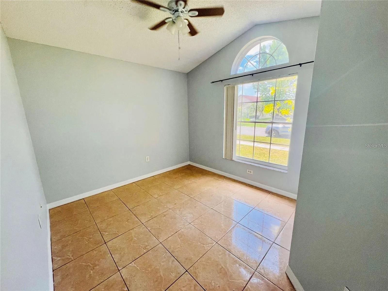 Image 8 of 49 For 664 Eagle Pointe S