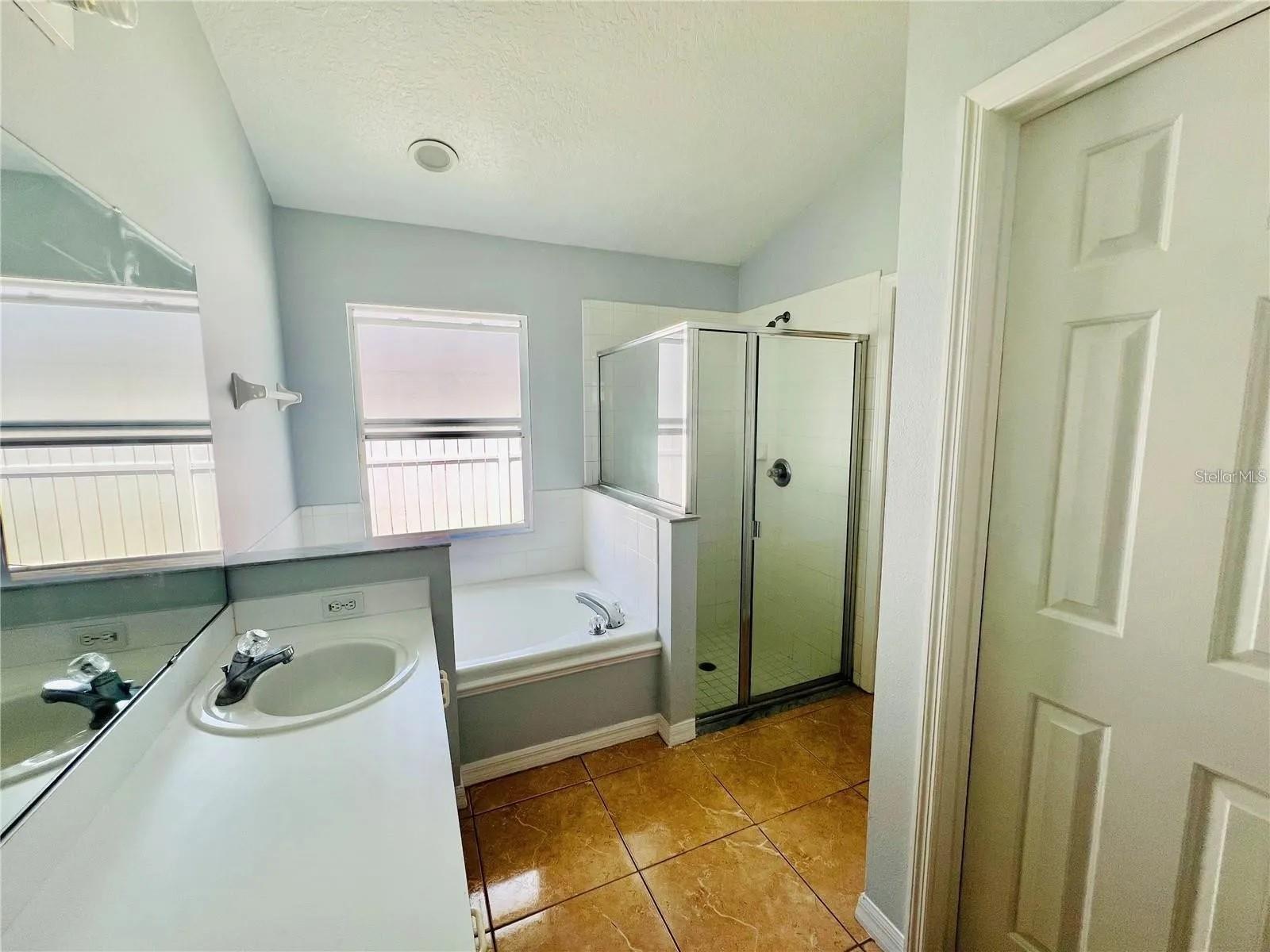 Image 9 of 49 For 664 Eagle Pointe S