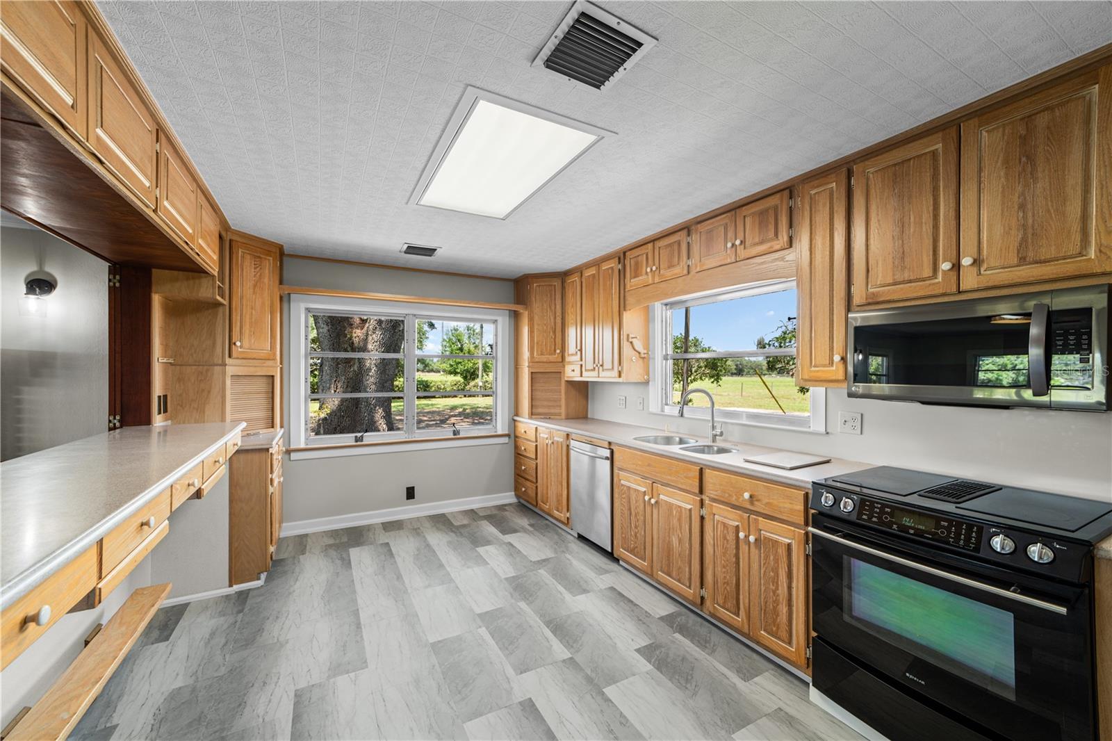 Image 10 of 28 For 5005 Lillian Lee Road