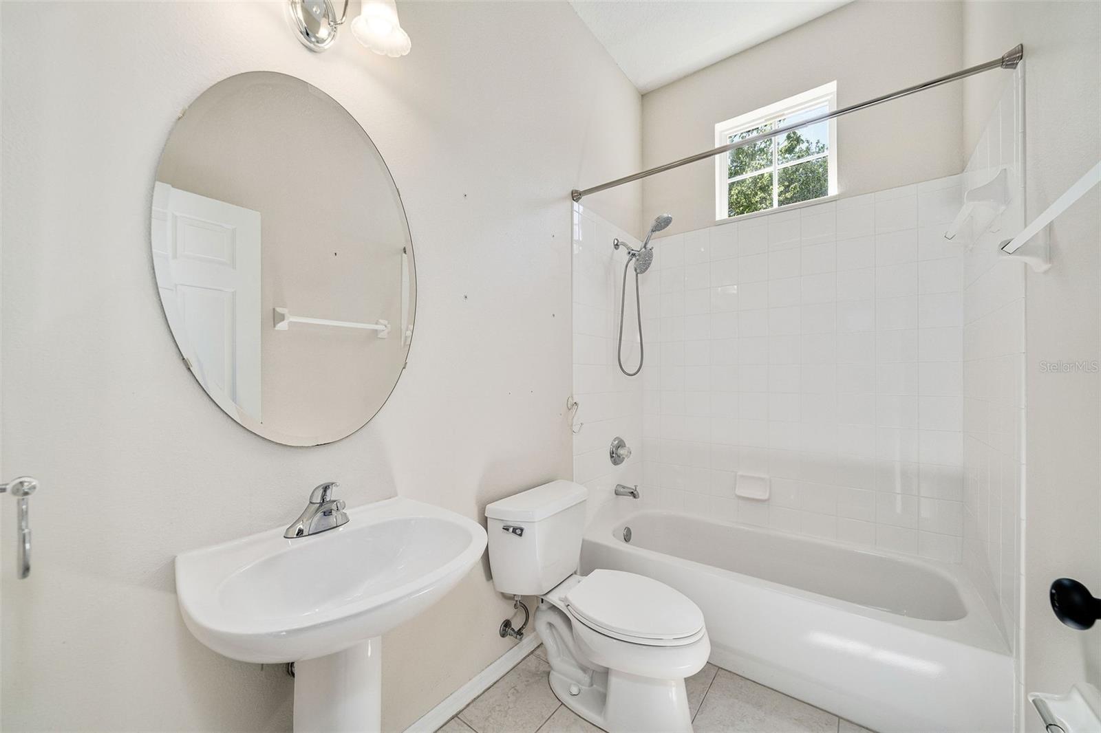 Image 12 of 31 For 121 Longview Avenue