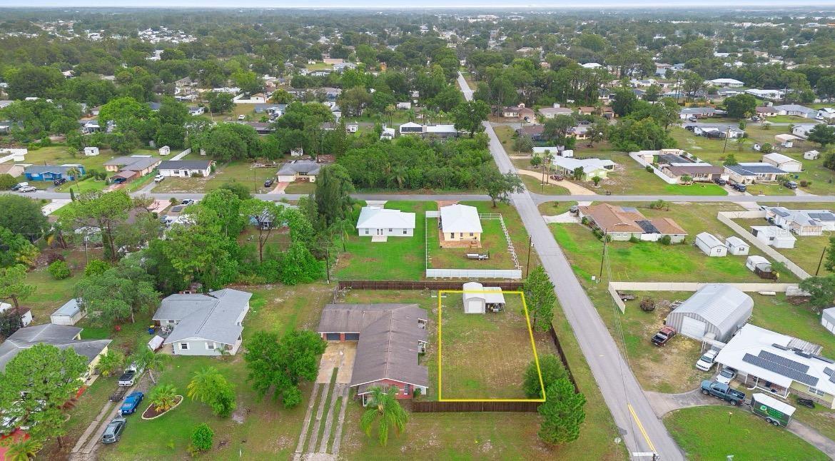 Image 3 of 40 For 303 Thrush Avenue