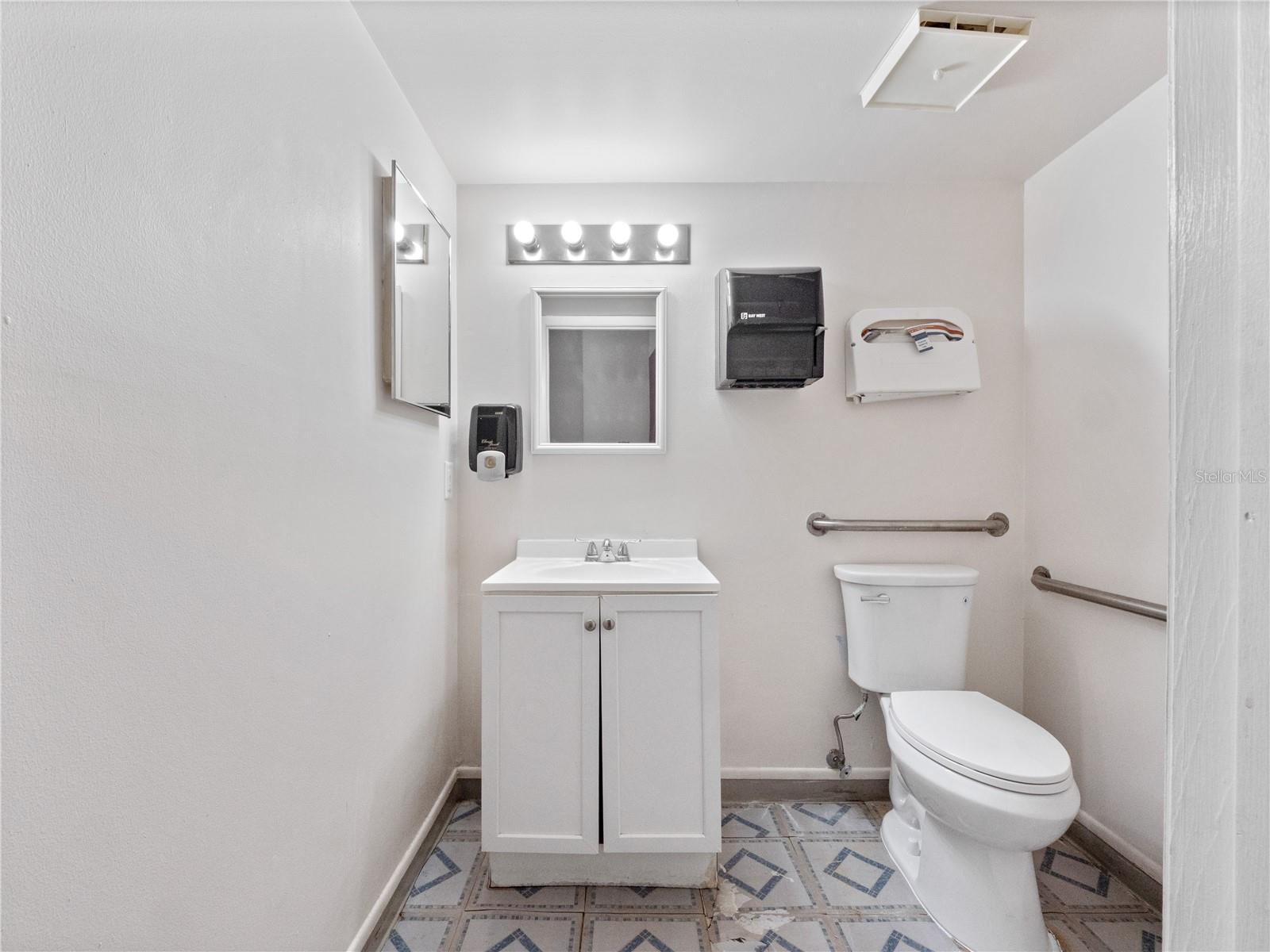 Image 13 of 55 For 5037 North Lane