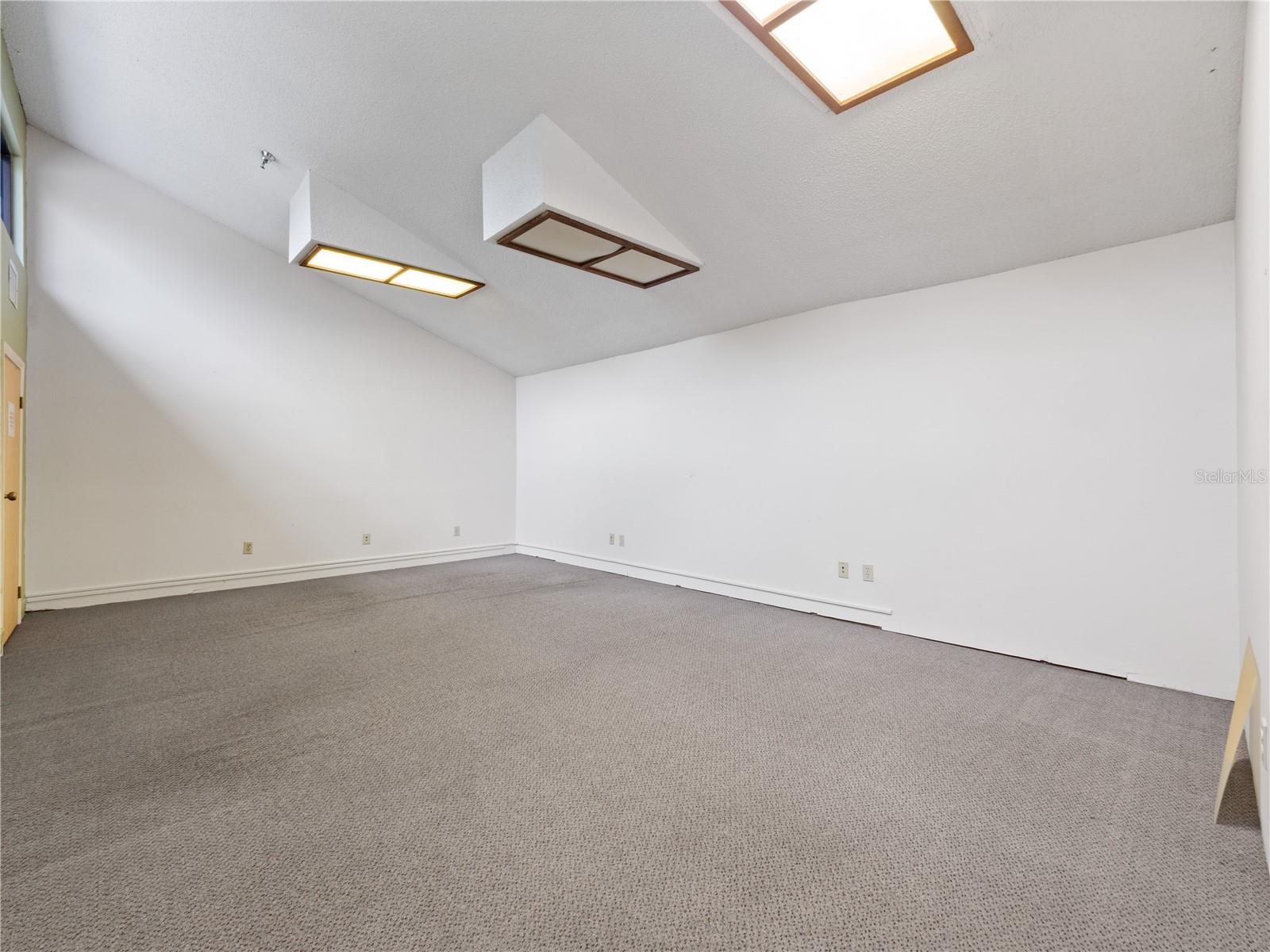 Image 36 of 55 For 5037 North Lane