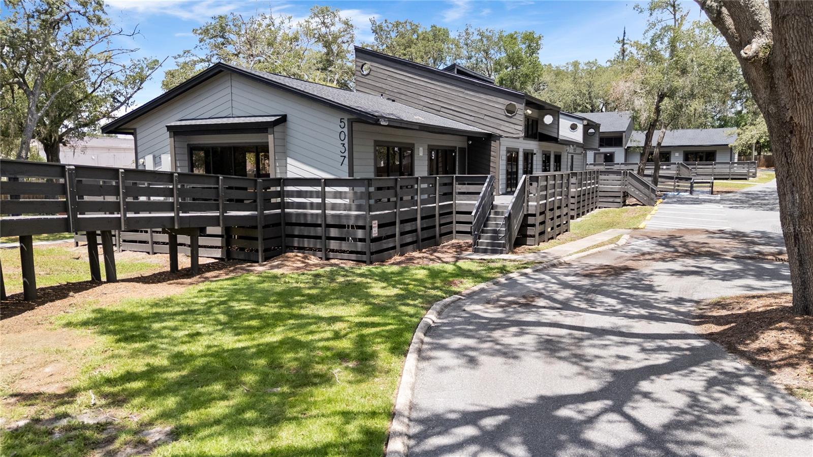 Image 5 of 55 For 5037 North Lane