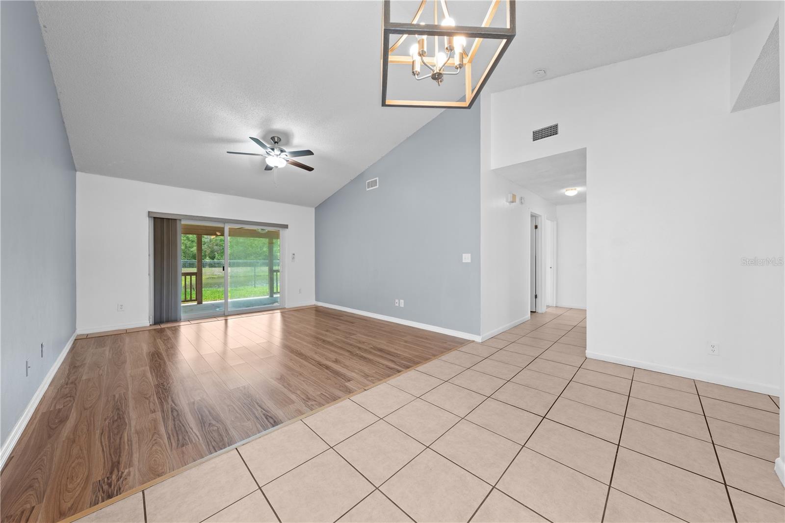 Image 10 of 49 For 8322 Cascade Oaks Drive
