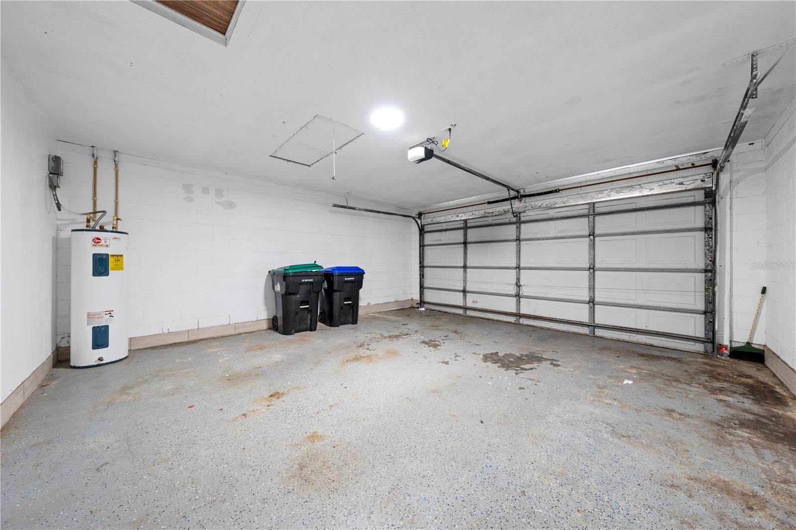 Image 15 of 49 For 8322 Cascade Oaks Drive