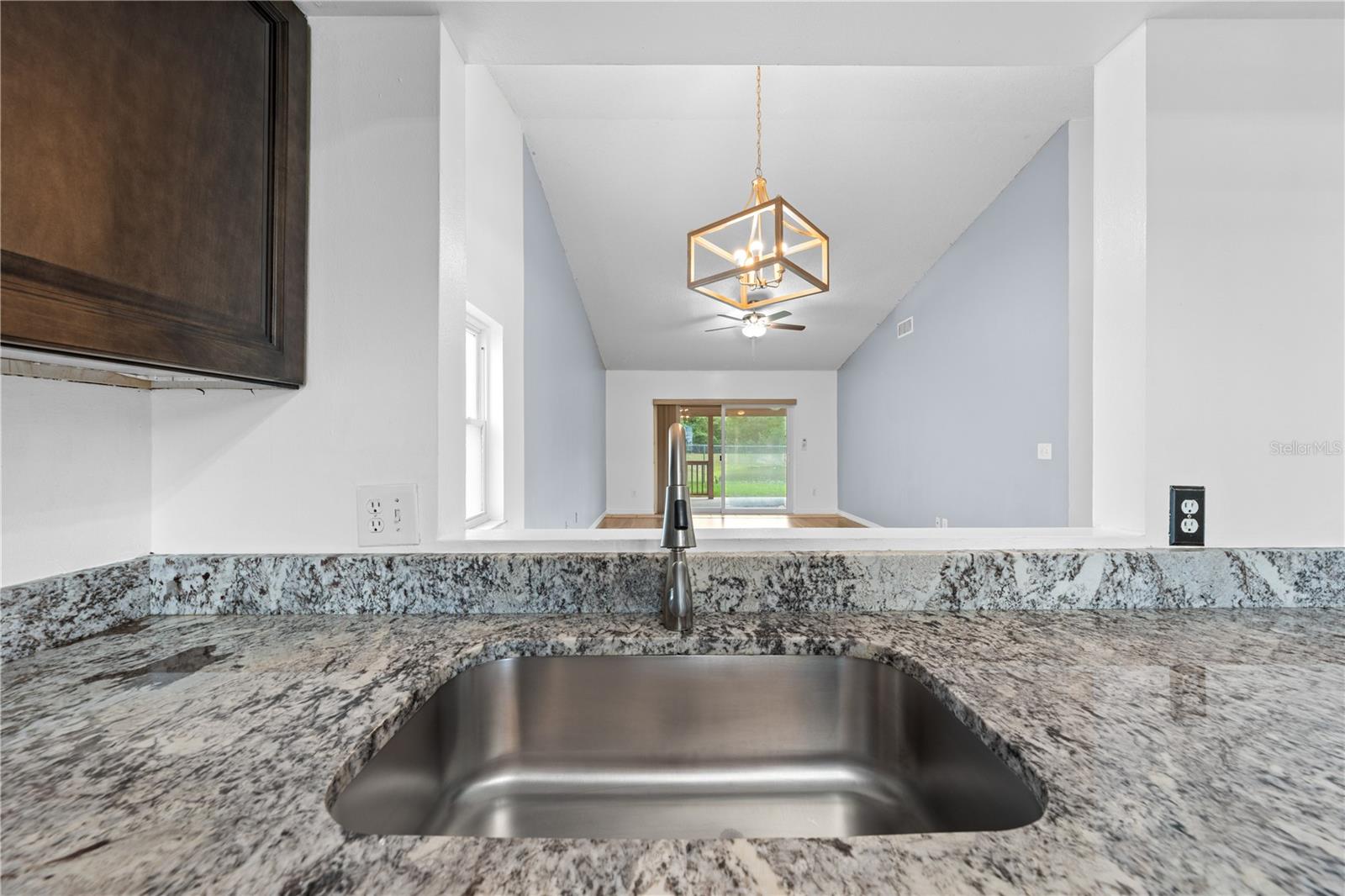 Image 22 of 49 For 8322 Cascade Oaks Drive