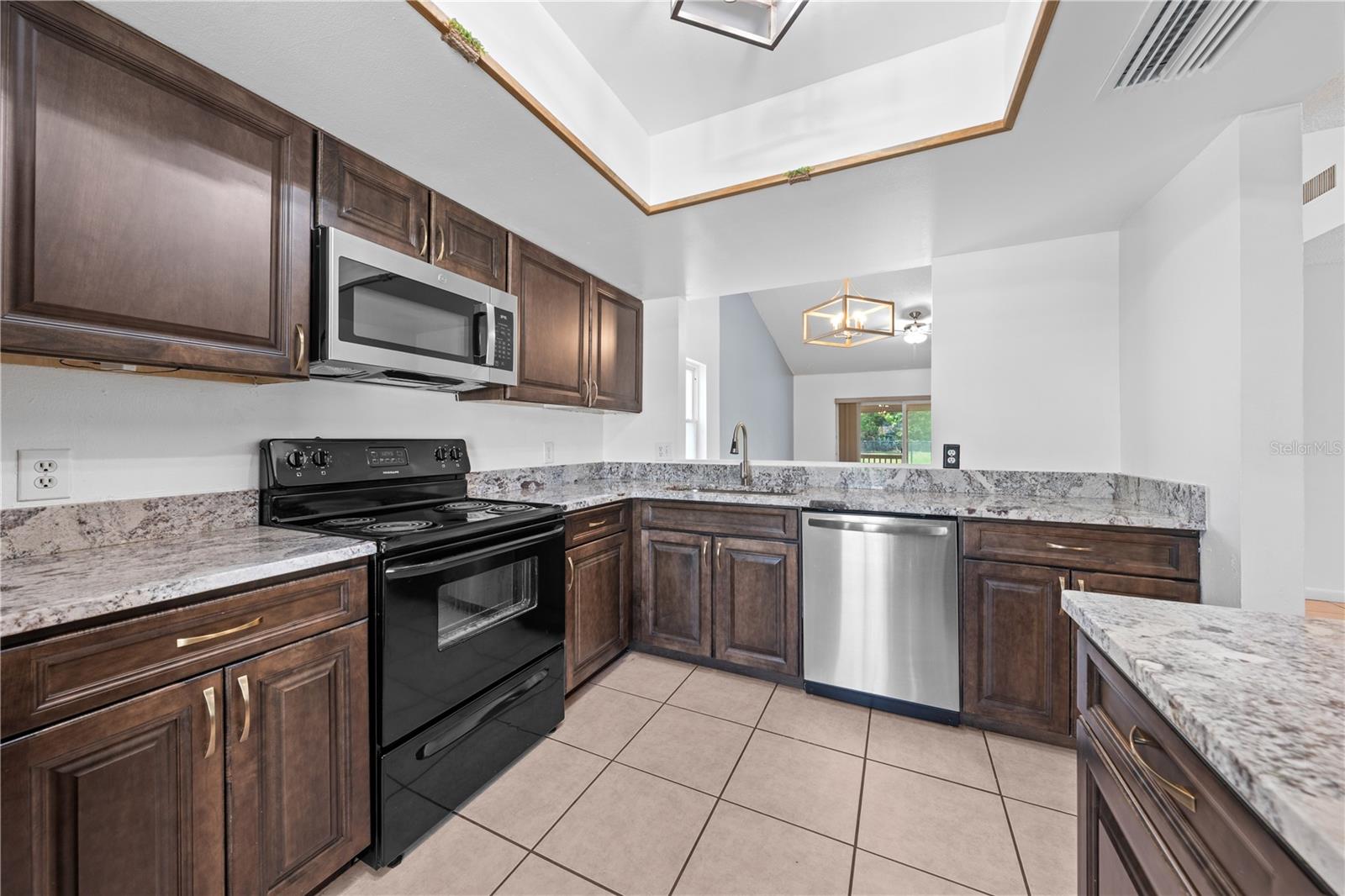 Image 24 of 49 For 8322 Cascade Oaks Drive