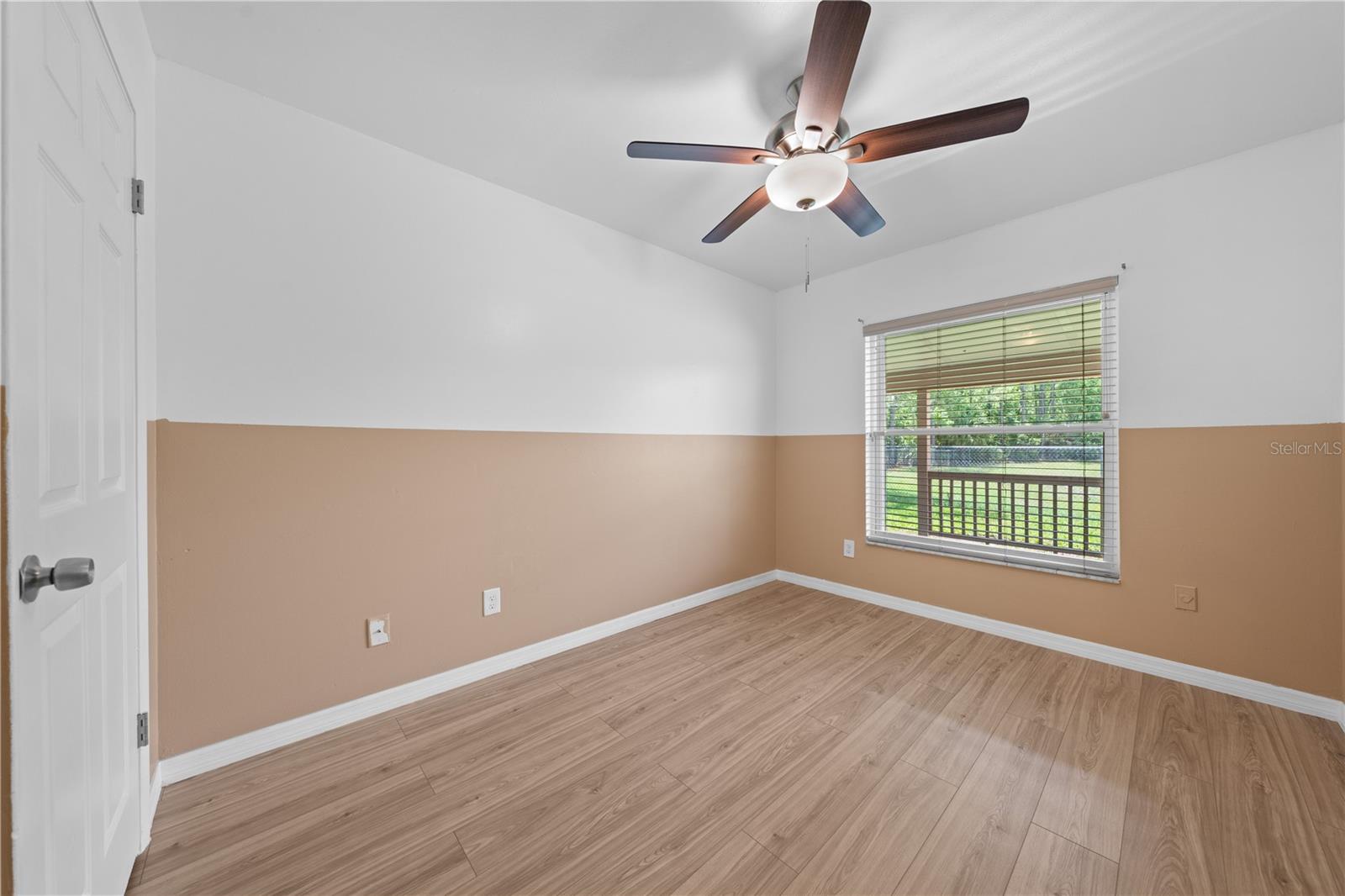 Image 27 of 49 For 8322 Cascade Oaks Drive