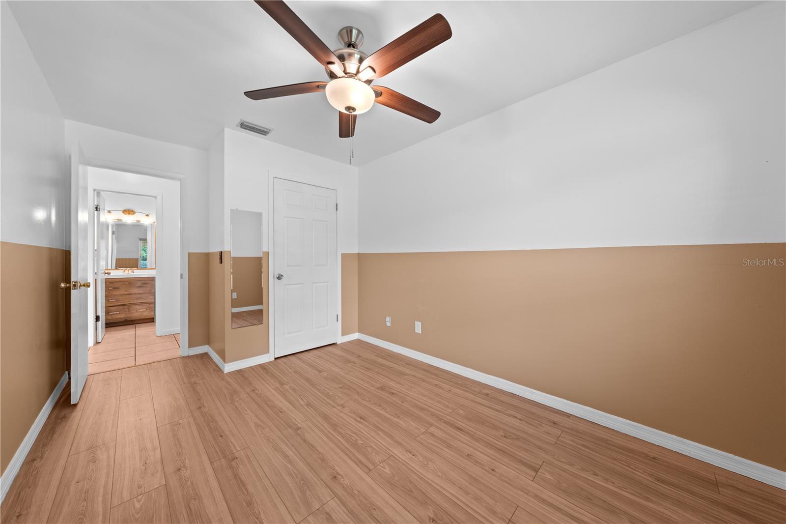 Image 28 of 49 For 8322 Cascade Oaks Drive