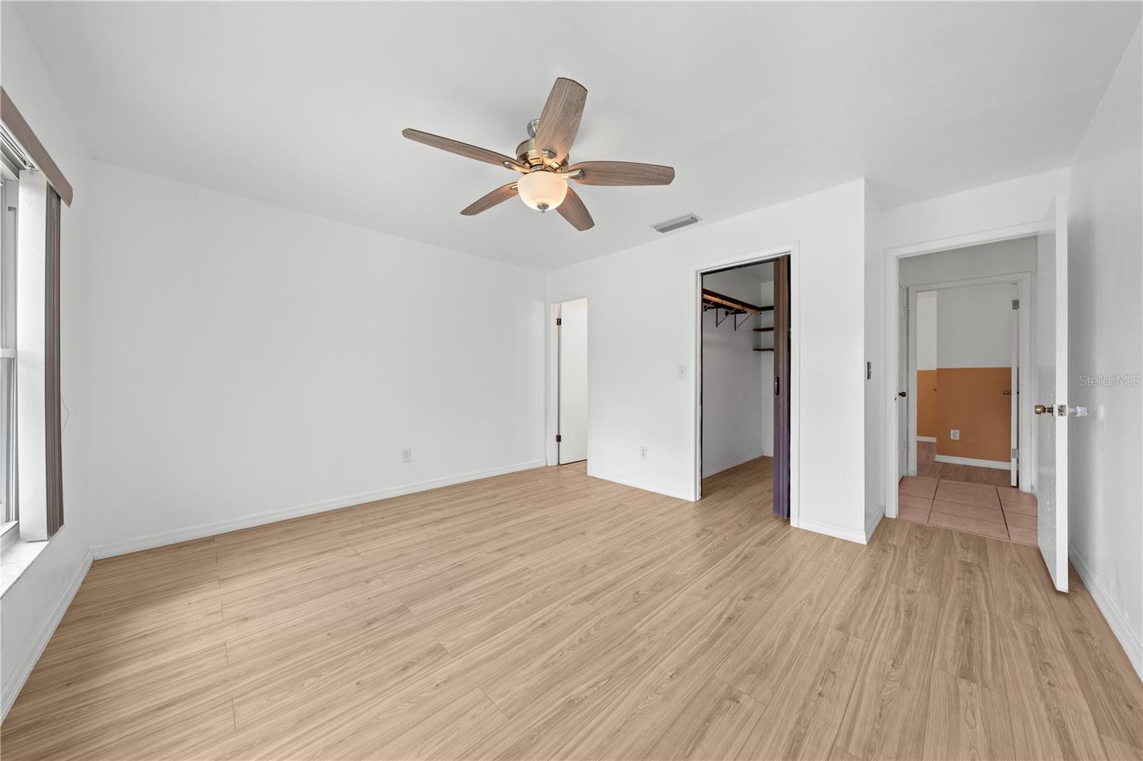 Image 33 of 49 For 8322 Cascade Oaks Drive