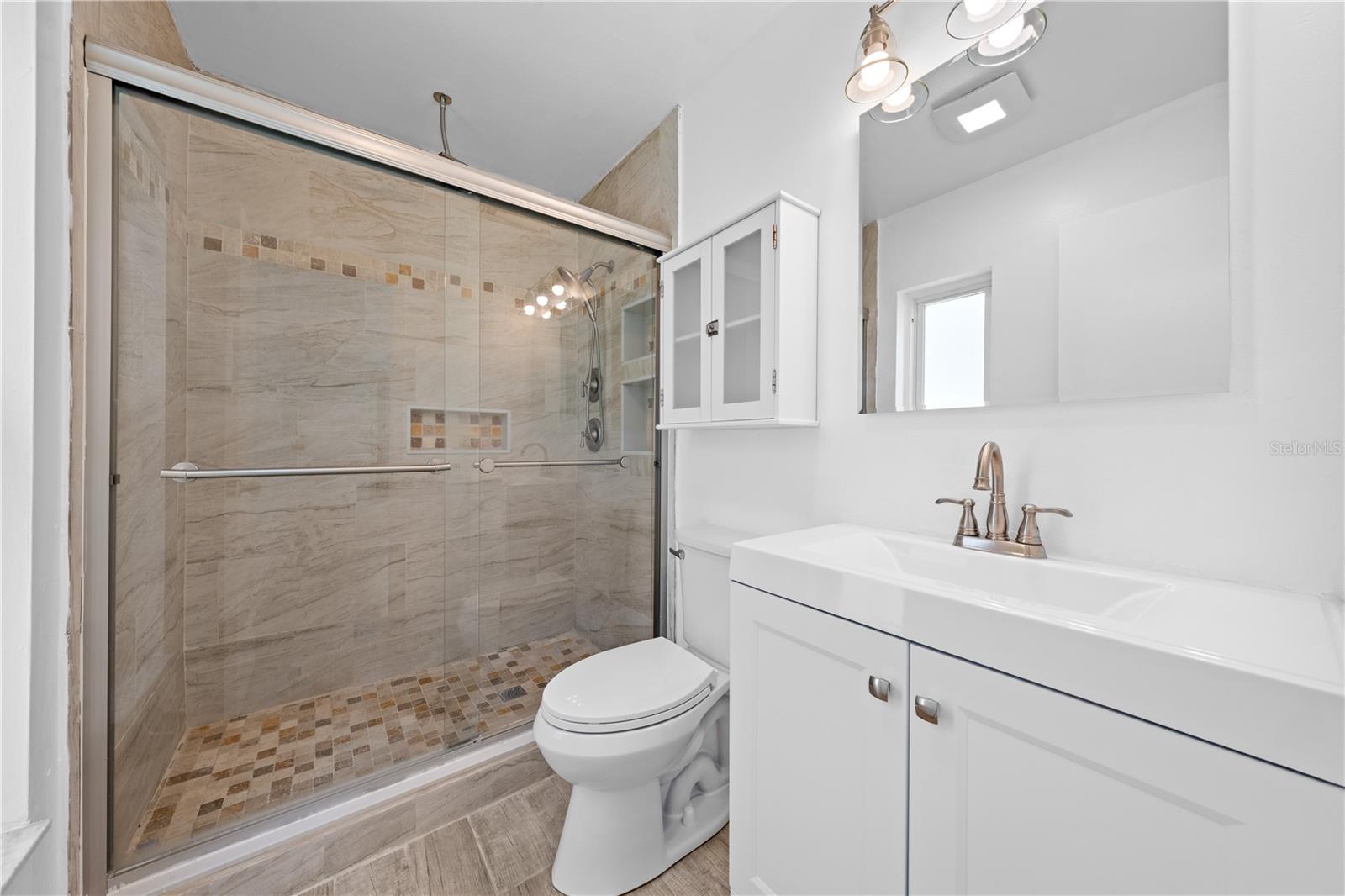 Image 36 of 49 For 8322 Cascade Oaks Drive