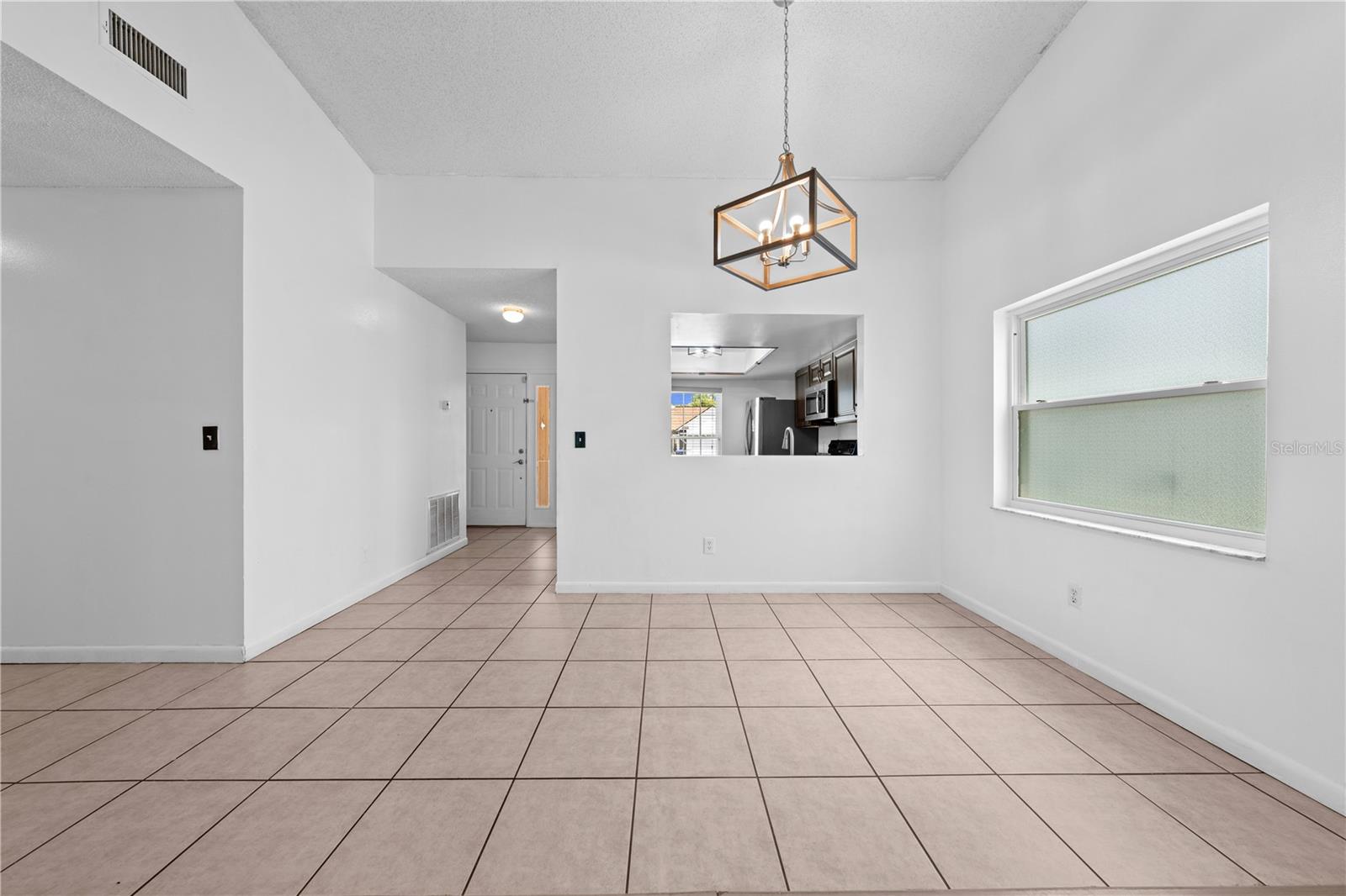 Image 7 of 49 For 8322 Cascade Oaks Drive