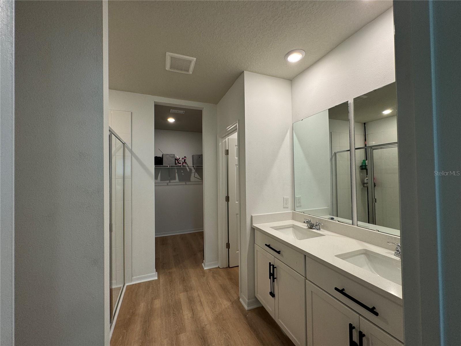 Listing photo id 8 for 3108 Cassidy Lane