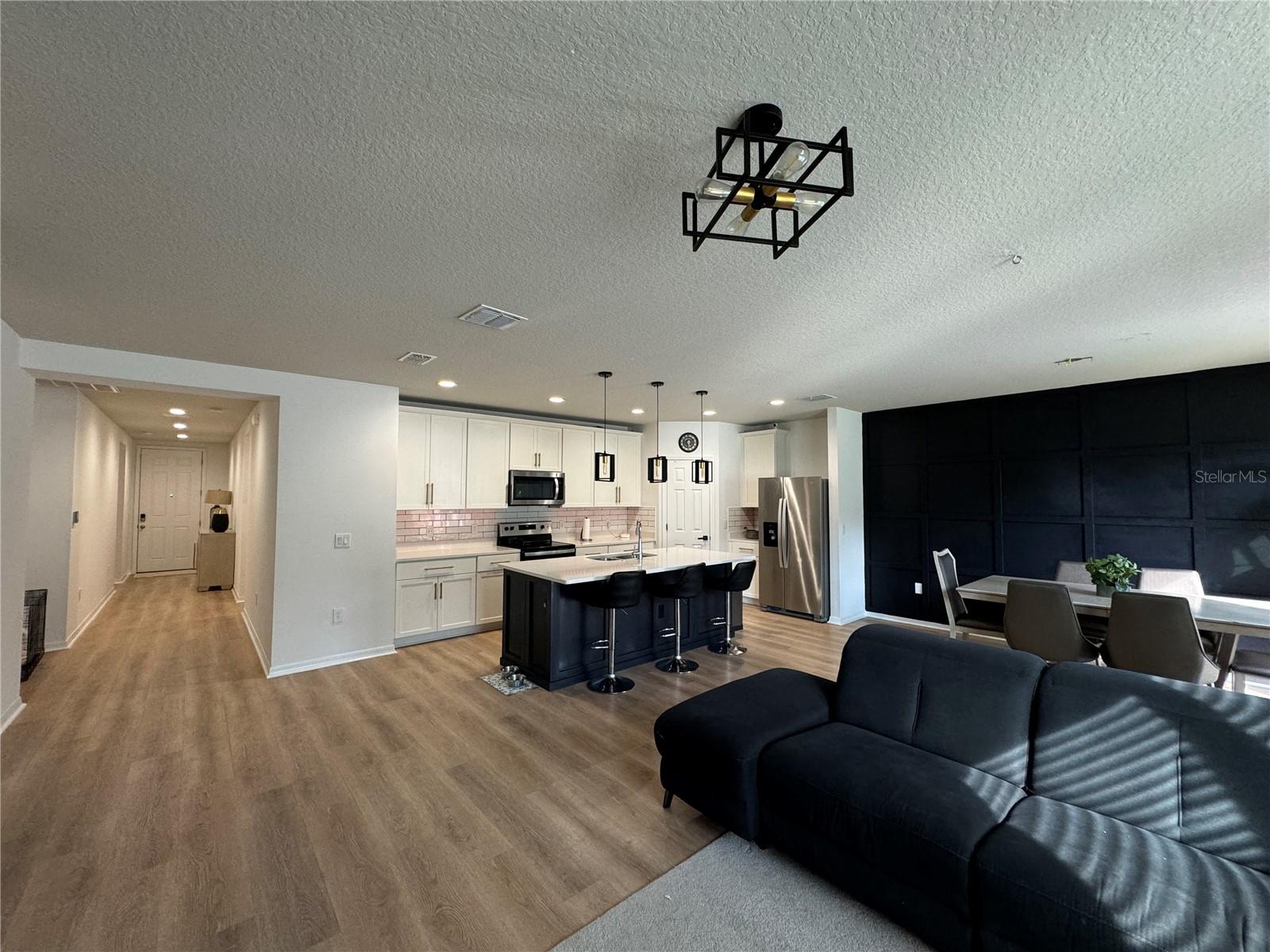Listing photo id 14 for 3108 Cassidy Lane
