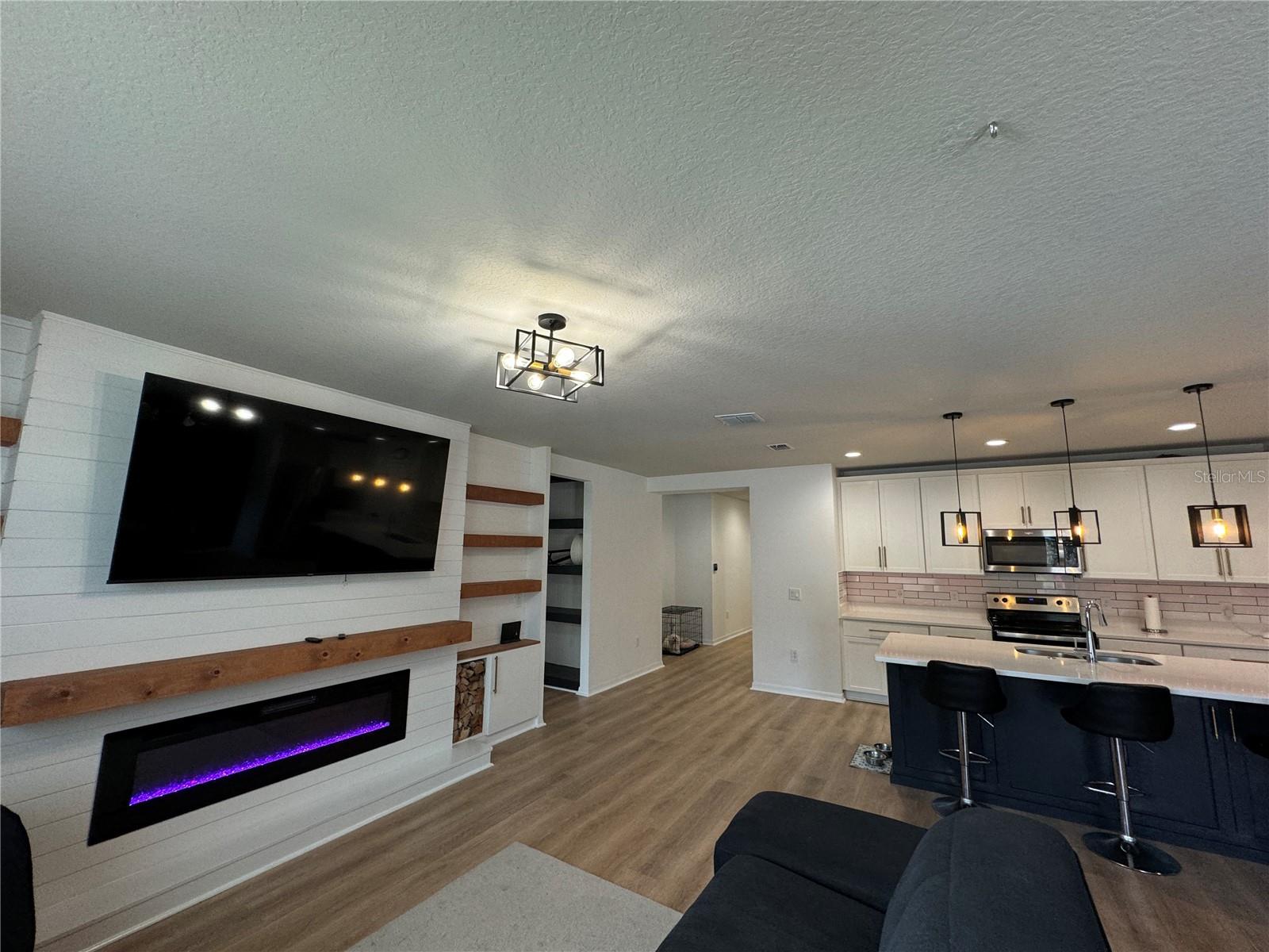 Listing photo id 2 for 3108 Cassidy Lane