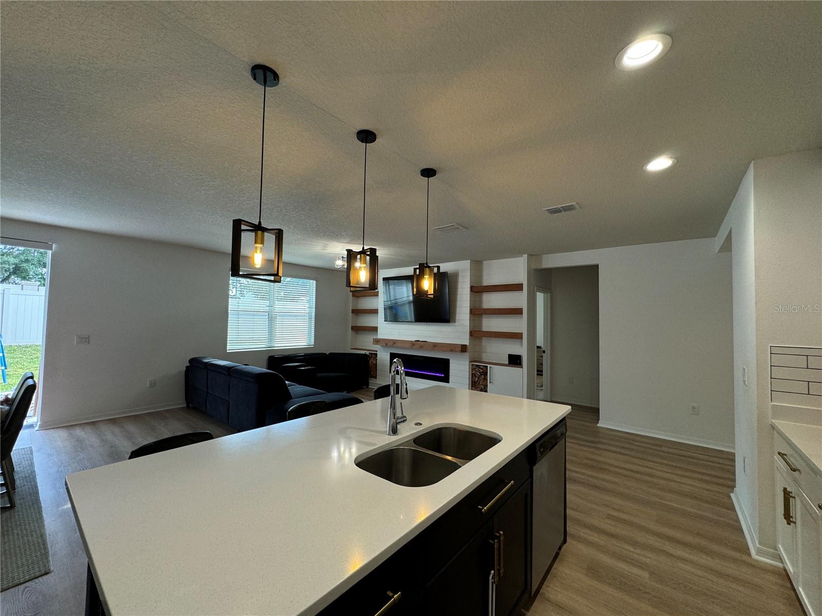 Listing photo id 3 for 3108 Cassidy Lane