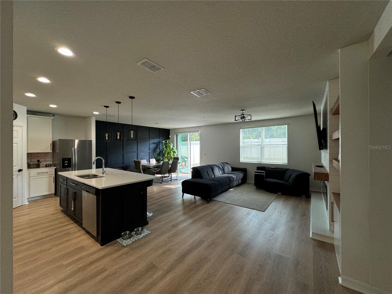 Listing photo id 5 for 3108 Cassidy Lane