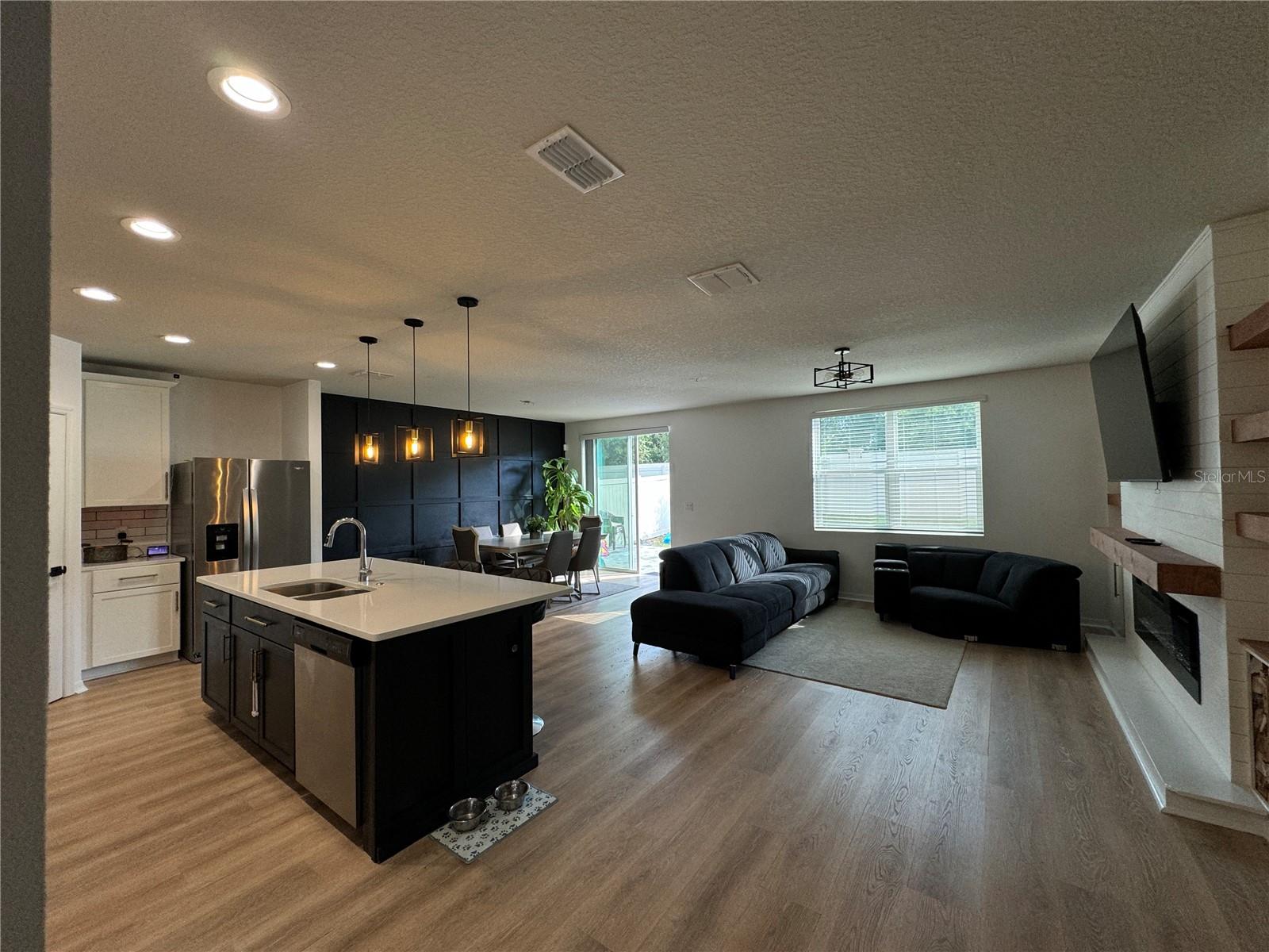 Listing photo id 6 for 3108 Cassidy Lane