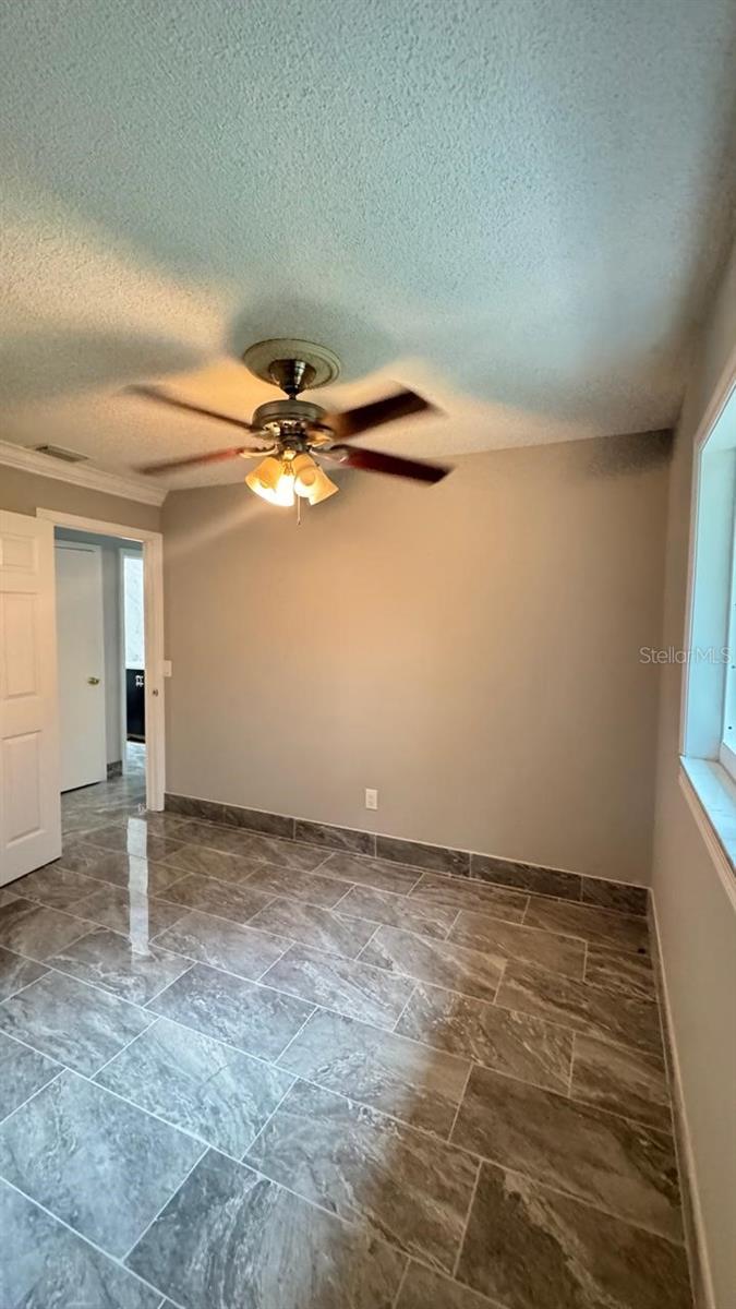 Image 11 of 13 For 919 Colyer Street