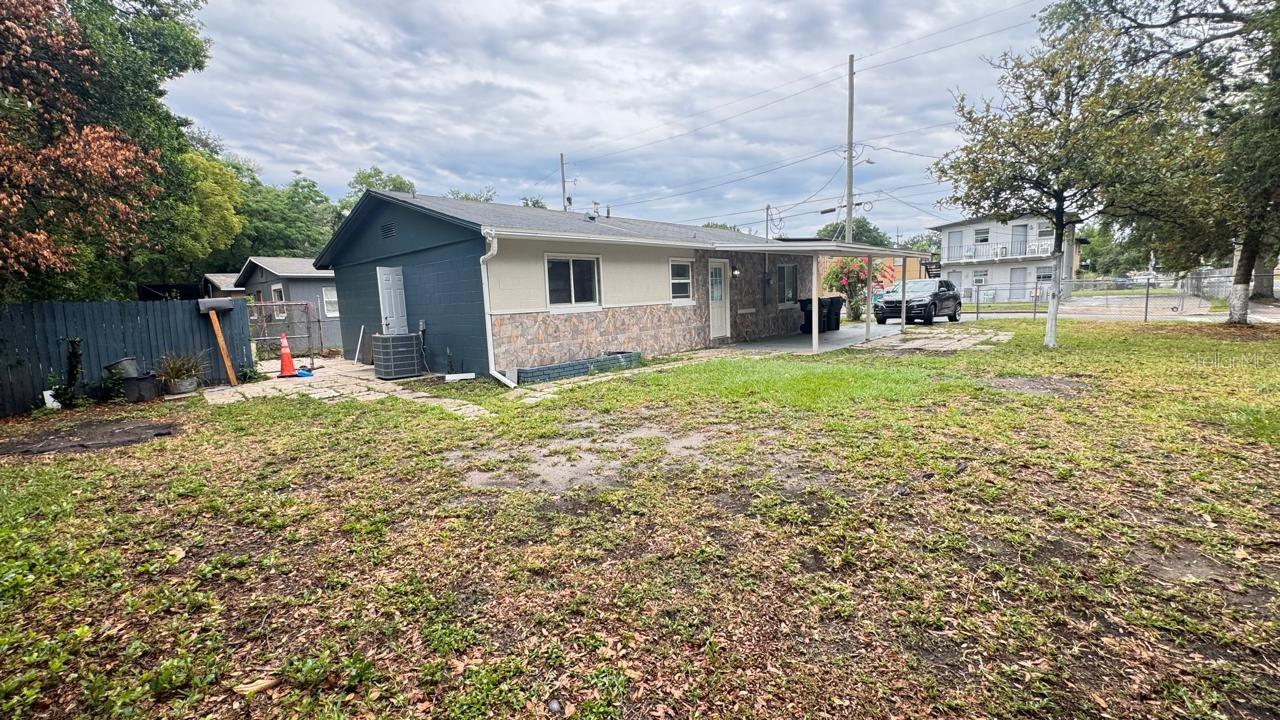 Image 13 of 13 For 919 Colyer Street