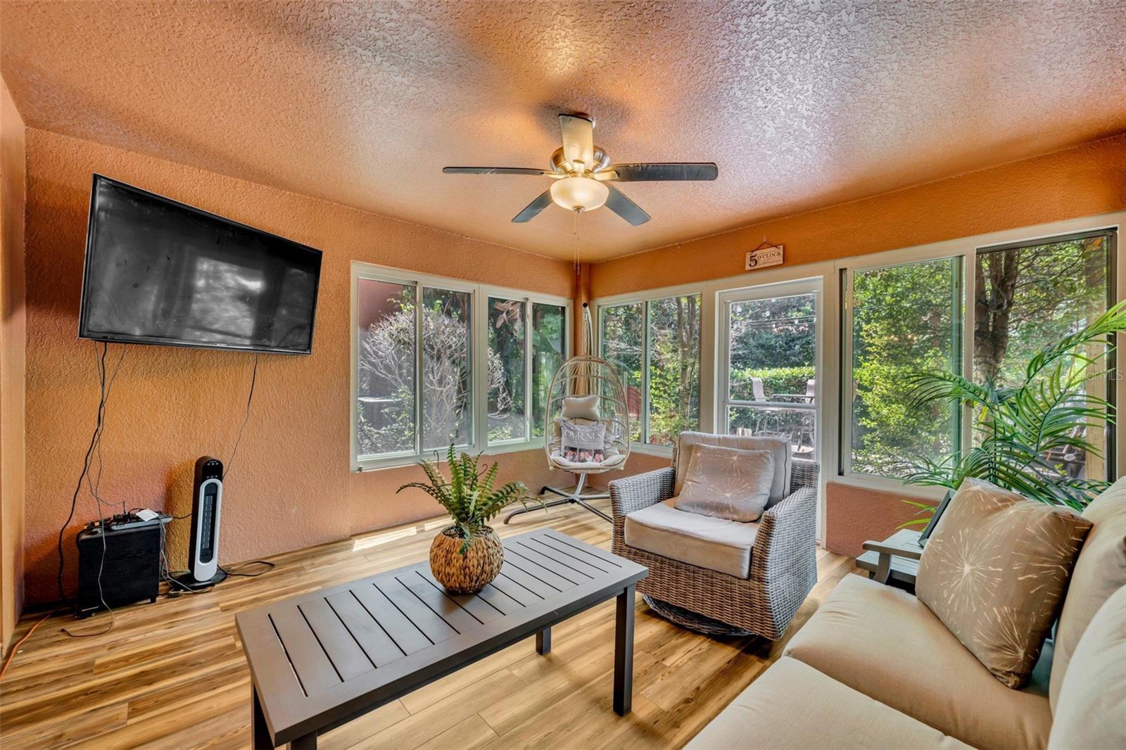 Image 21 of 24 For 6970 Piazza Street