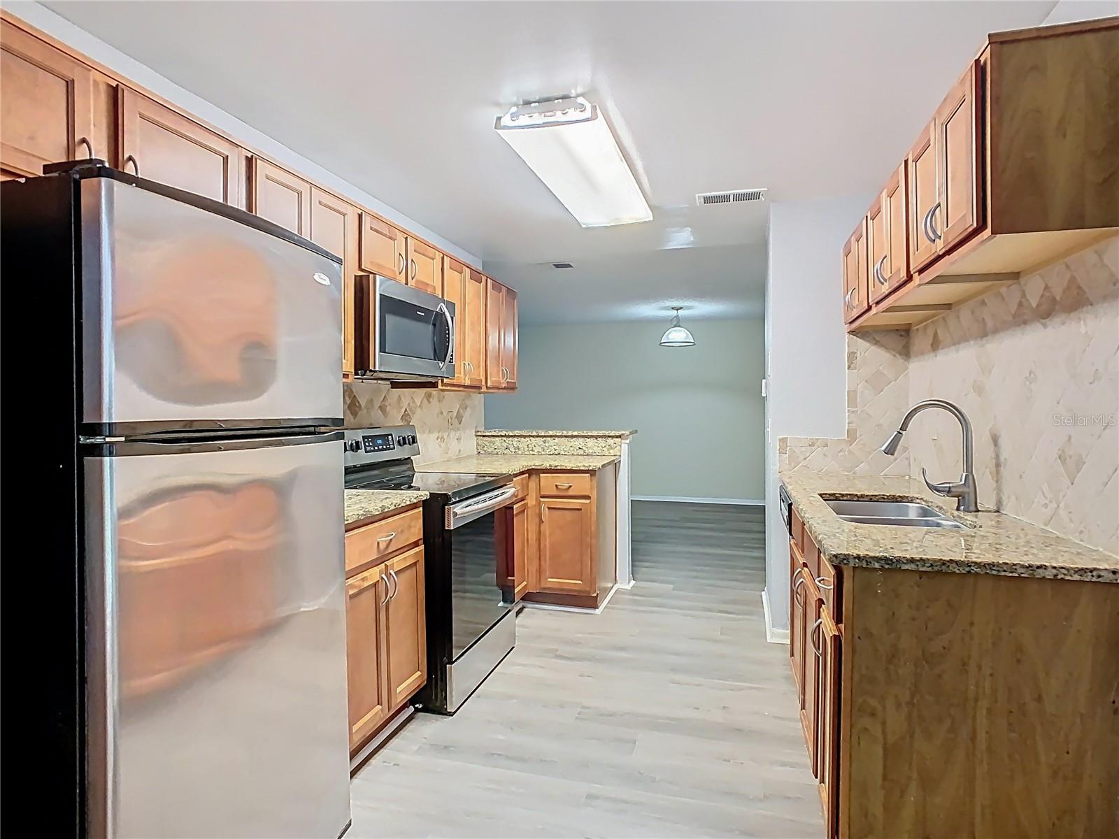 Image 15 of 45 For 7865 Sugar View Court 7865