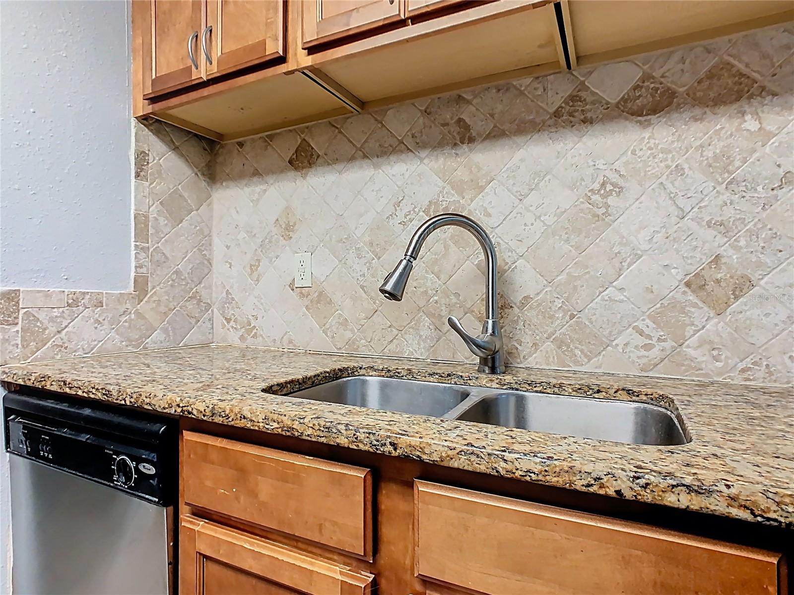 Image 16 of 45 For 7865 Sugar View Court 7865