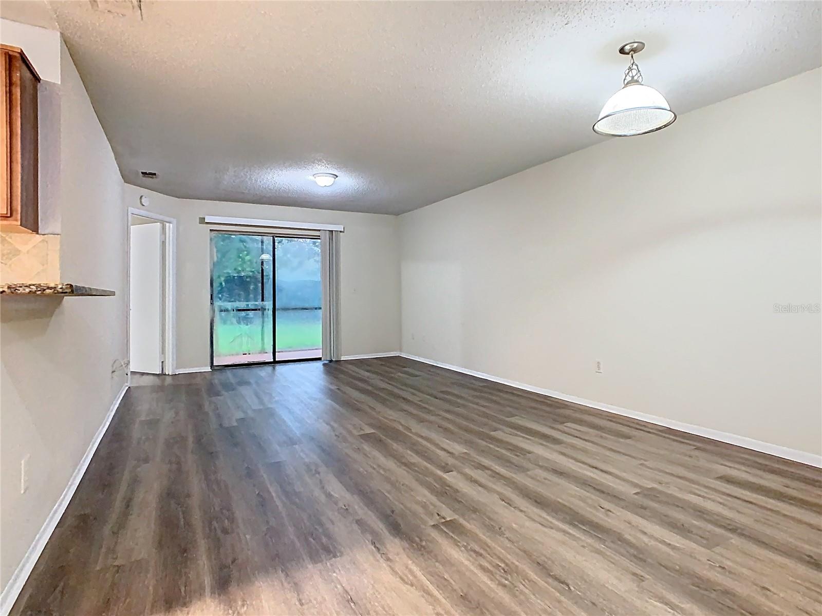 Image 19 of 45 For 7865 Sugar View Court 7865