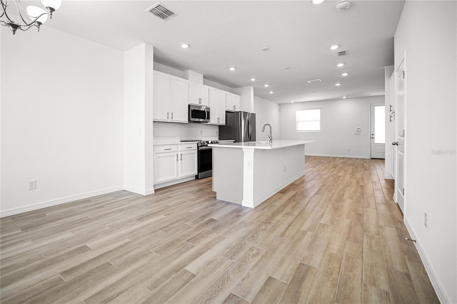 Image 5 of 22 For 6501 Cyrils Drive