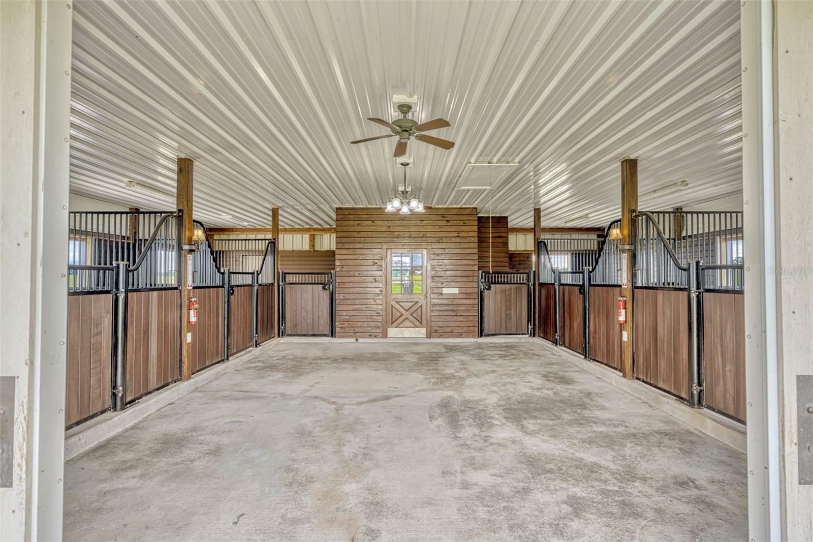 Image 73 of 100 For 2350 Bradbury Road
