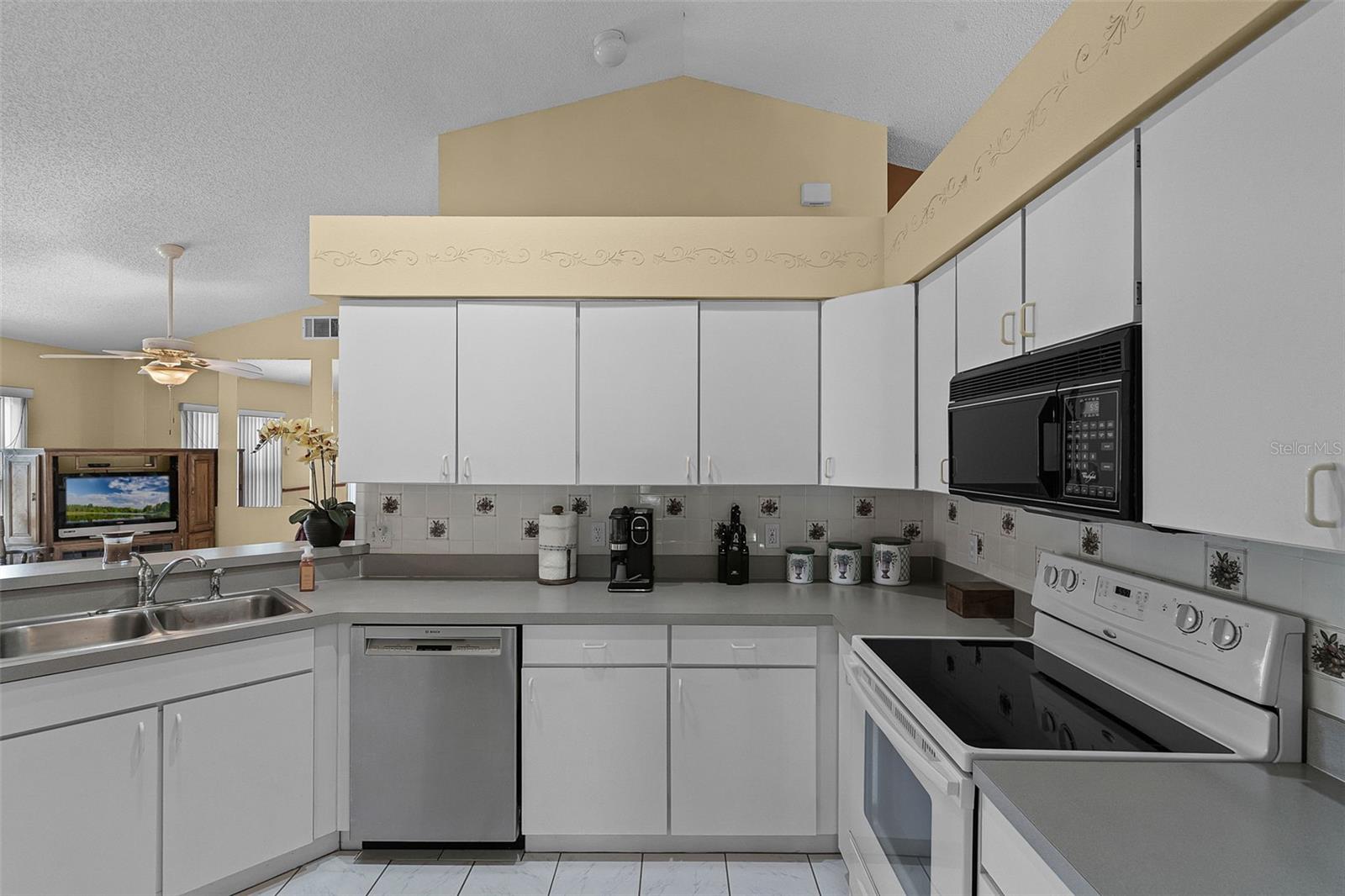Image 16 of 33 For 11730 Kennington Court