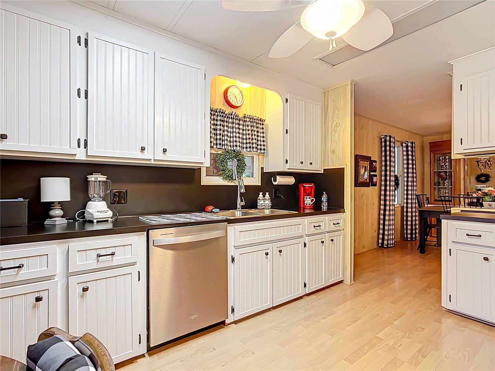 Image 10 of 52 For 6044 Grand Oaks Drive Se