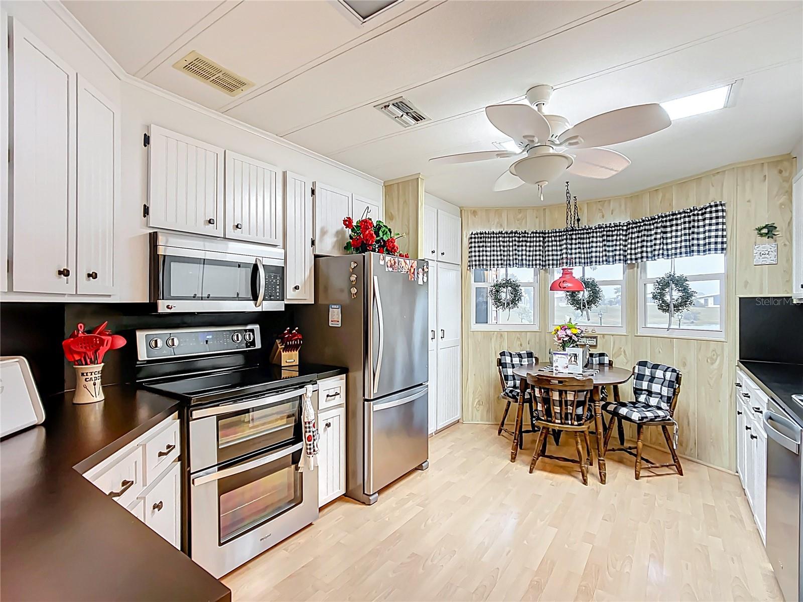 Image 13 of 52 For 6044 Grand Oaks Drive Se