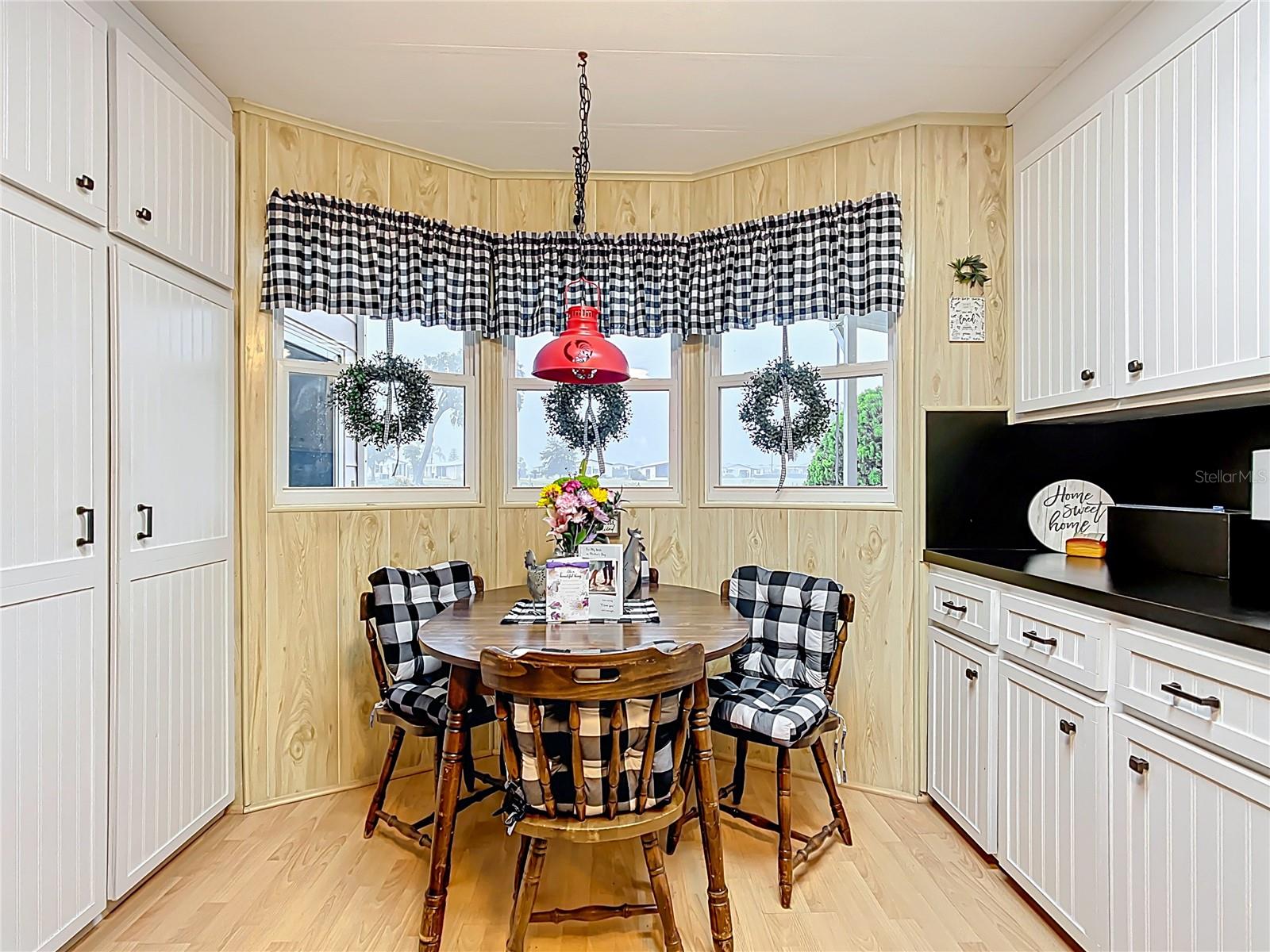 Image 15 of 52 For 6044 Grand Oaks Drive Se