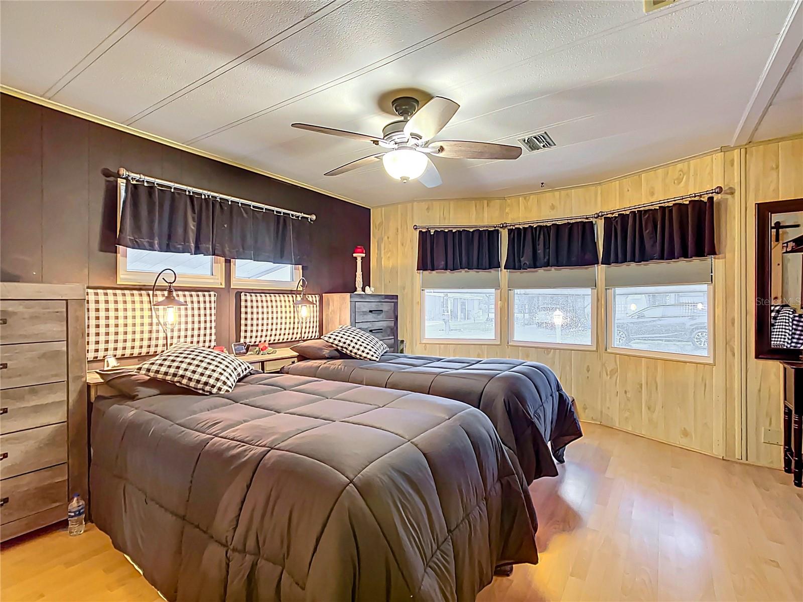Image 20 of 52 For 6044 Grand Oaks Drive Se