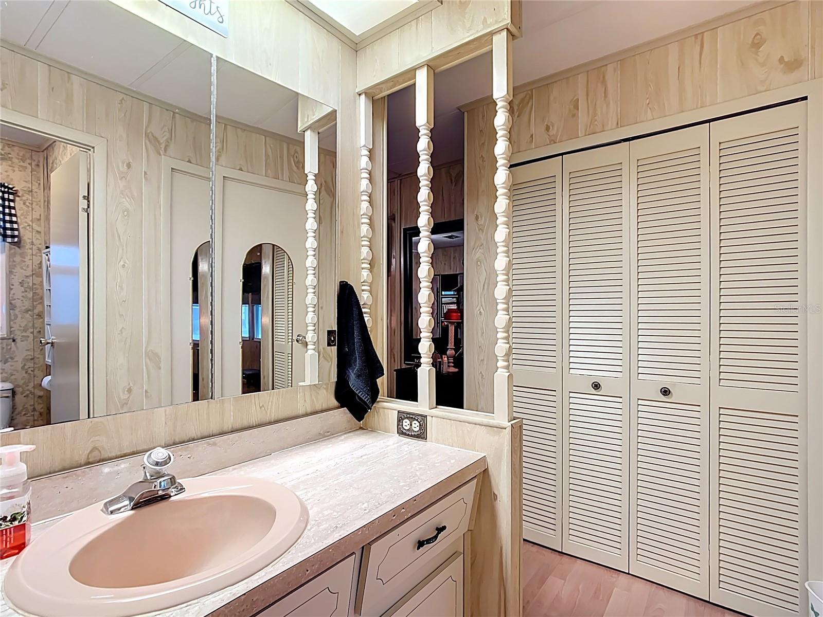 Image 27 of 52 For 6044 Grand Oaks Drive Se