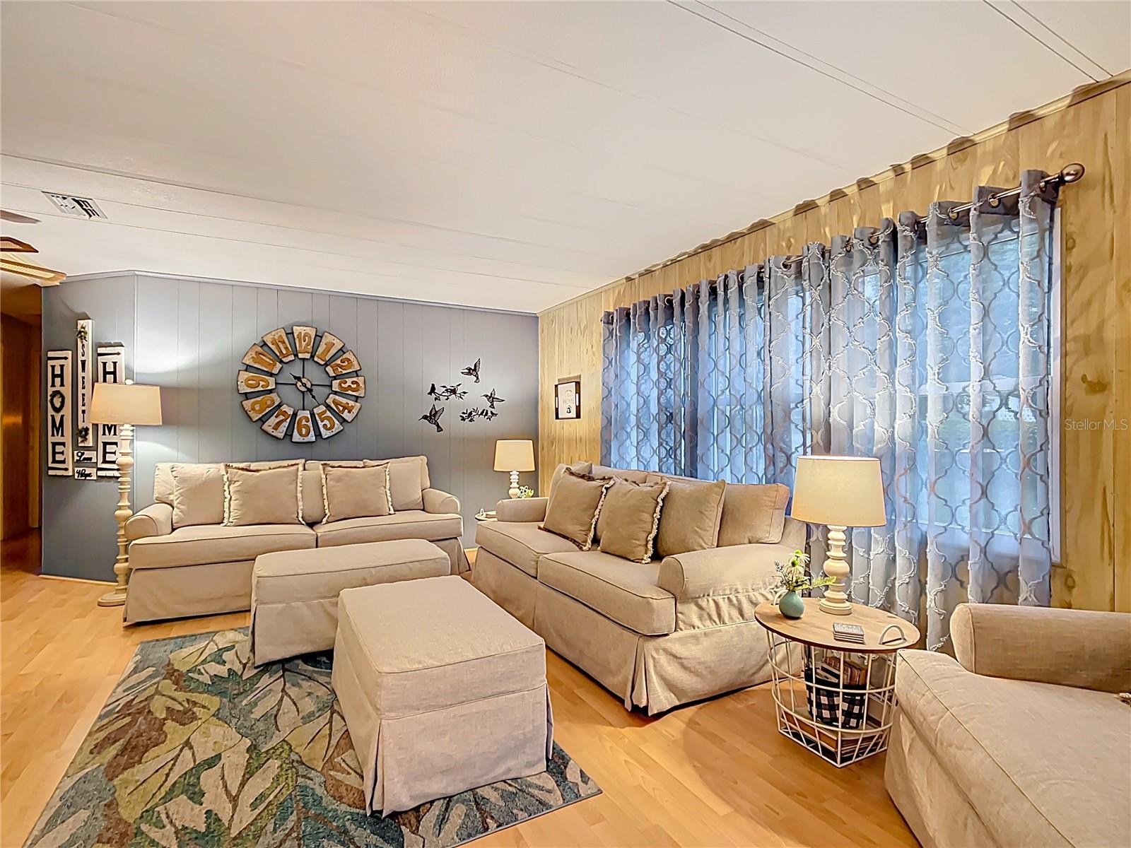 Image 4 of 52 For 6044 Grand Oaks Drive Se