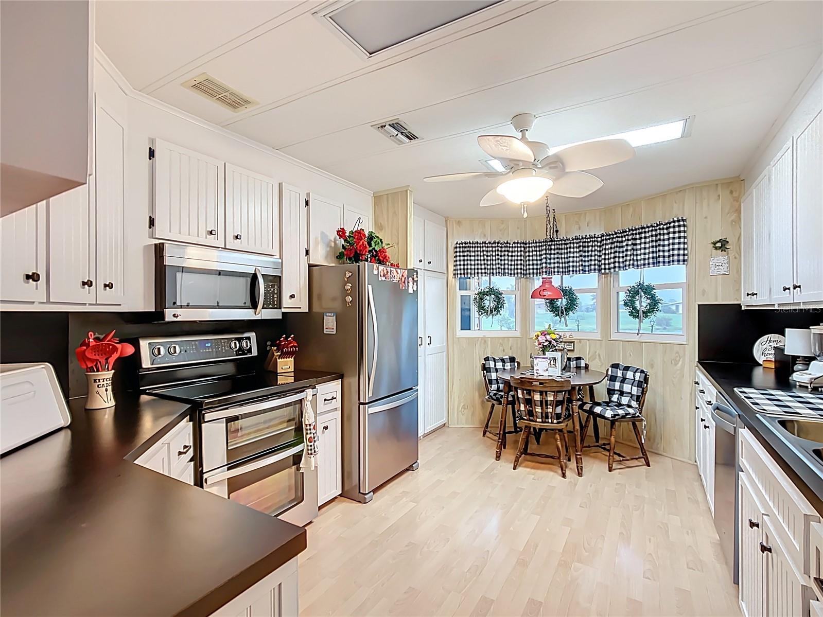 Image 9 of 52 For 6044 Grand Oaks Drive Se