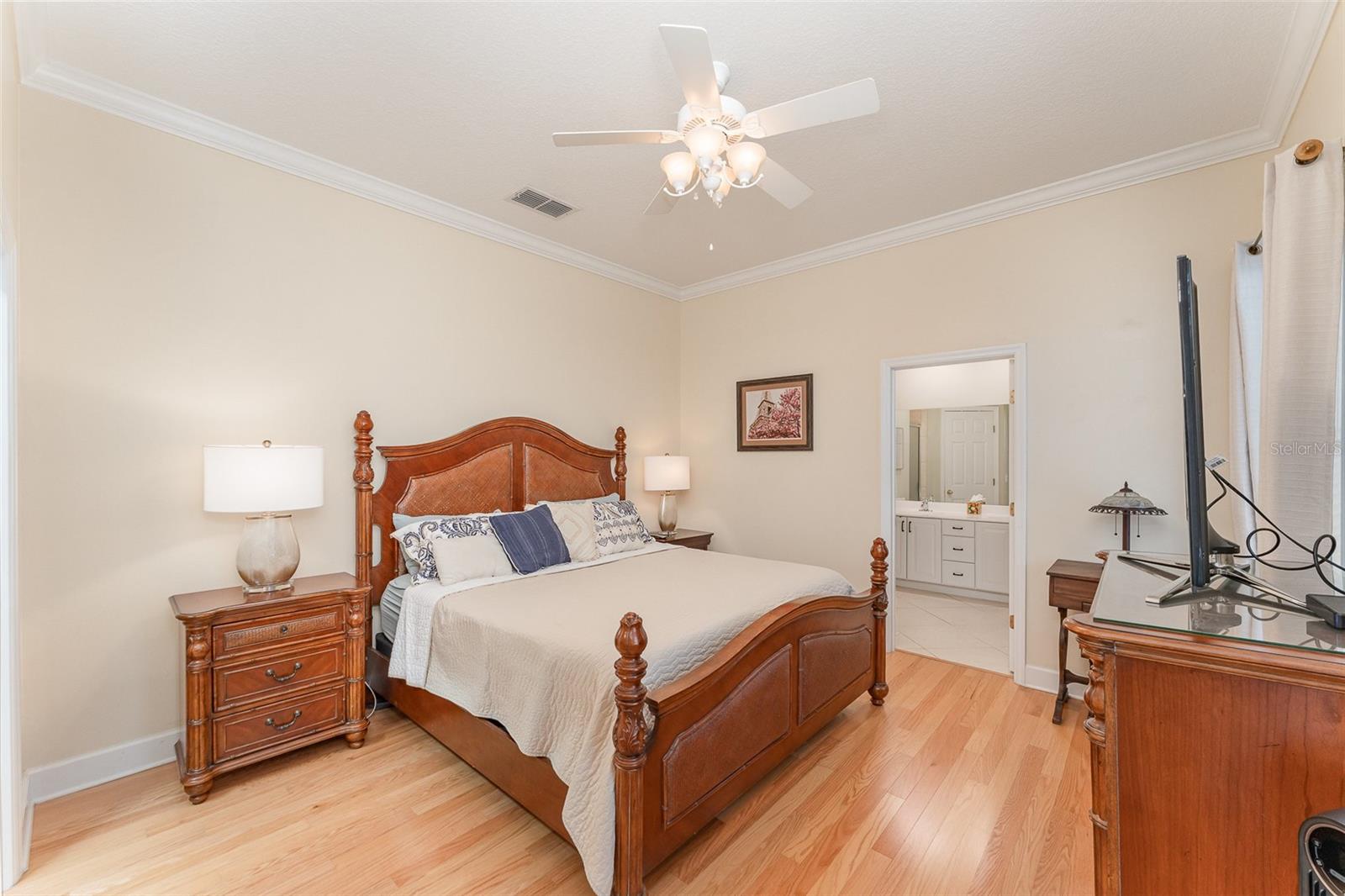 Image 19 of 43 For 1321 Artisan Avenue E