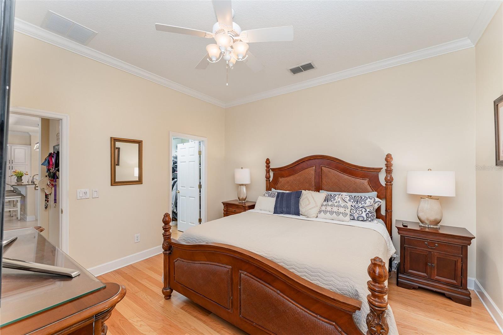 Image 20 of 43 For 1321 Artisan Avenue E