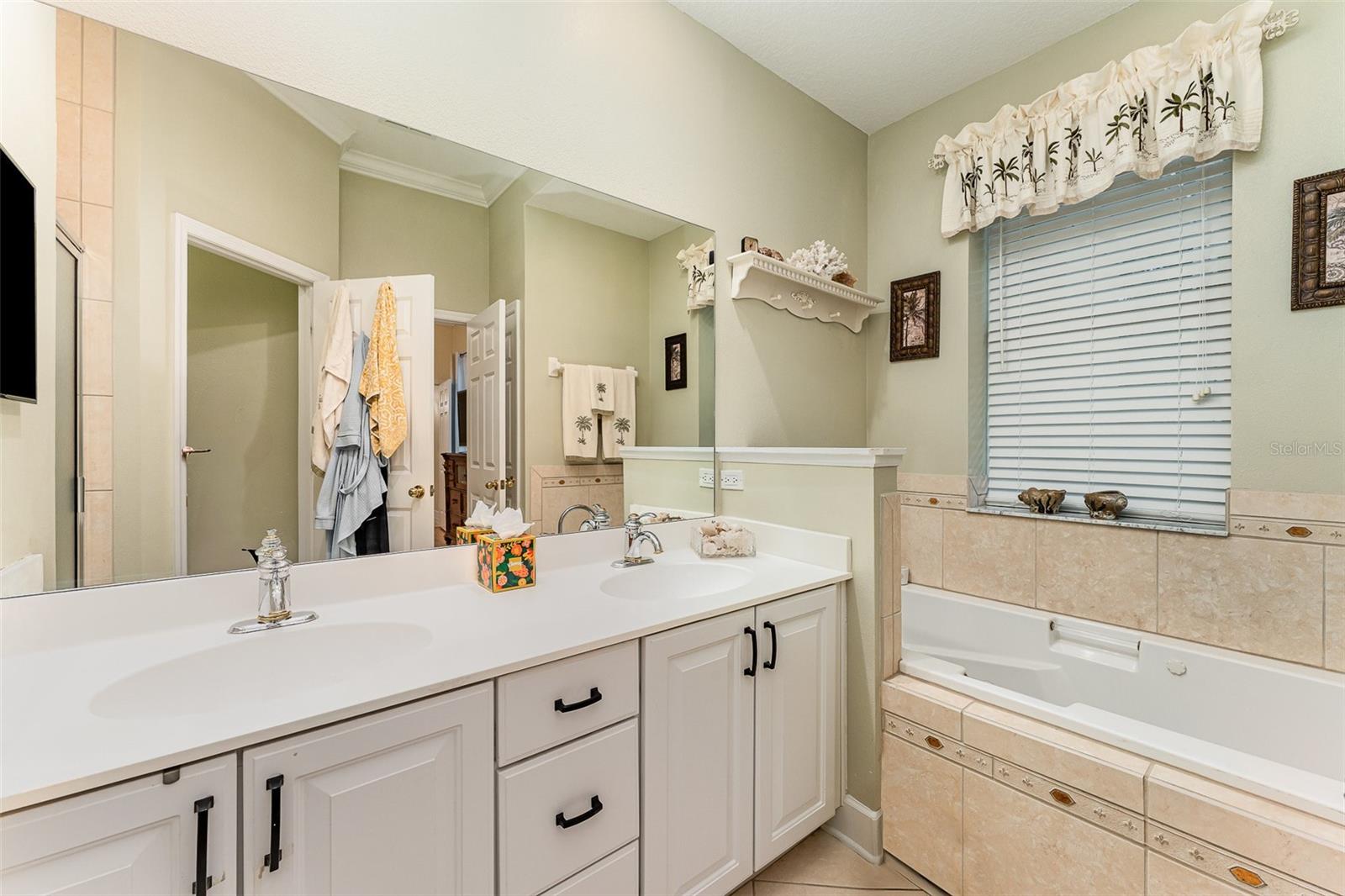 Image 22 of 43 For 1321 Artisan Avenue E