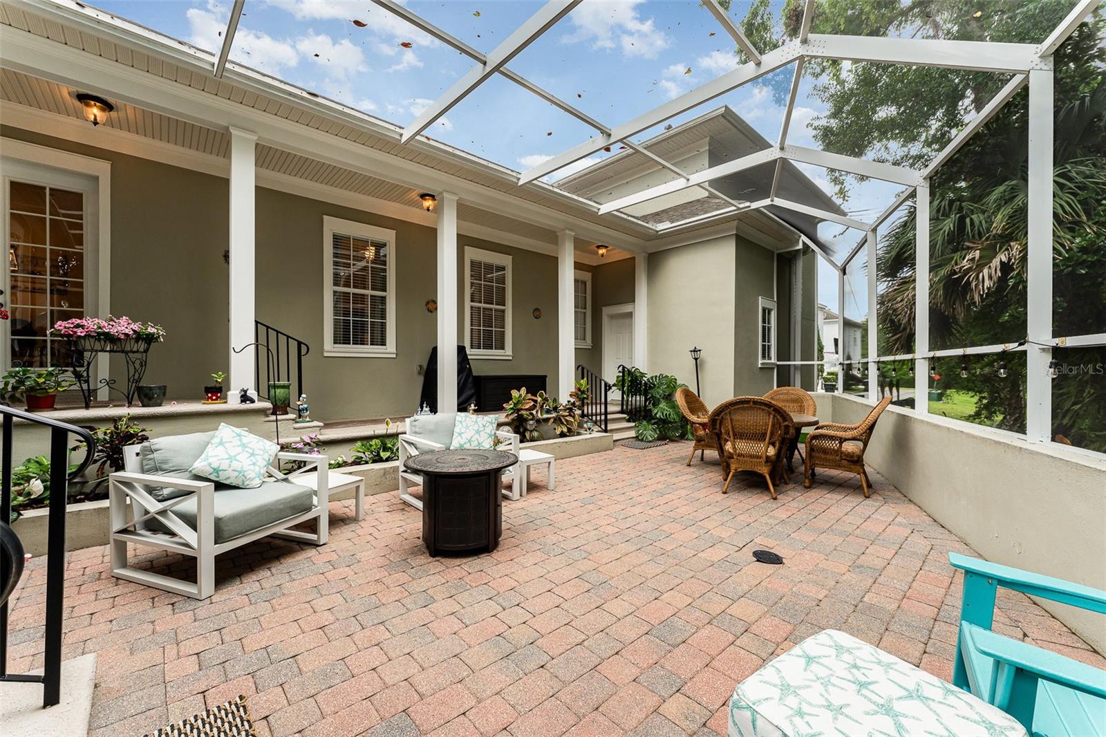 Image 3 of 43 For 1321 Artisan Avenue E