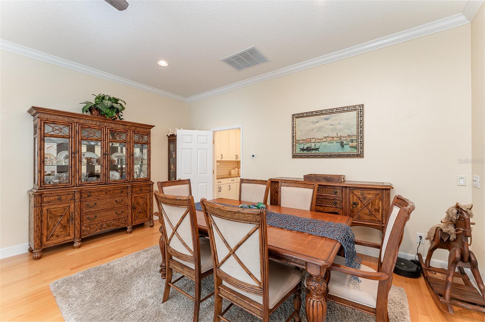 Image 32 of 43 For 1321 Artisan Avenue E